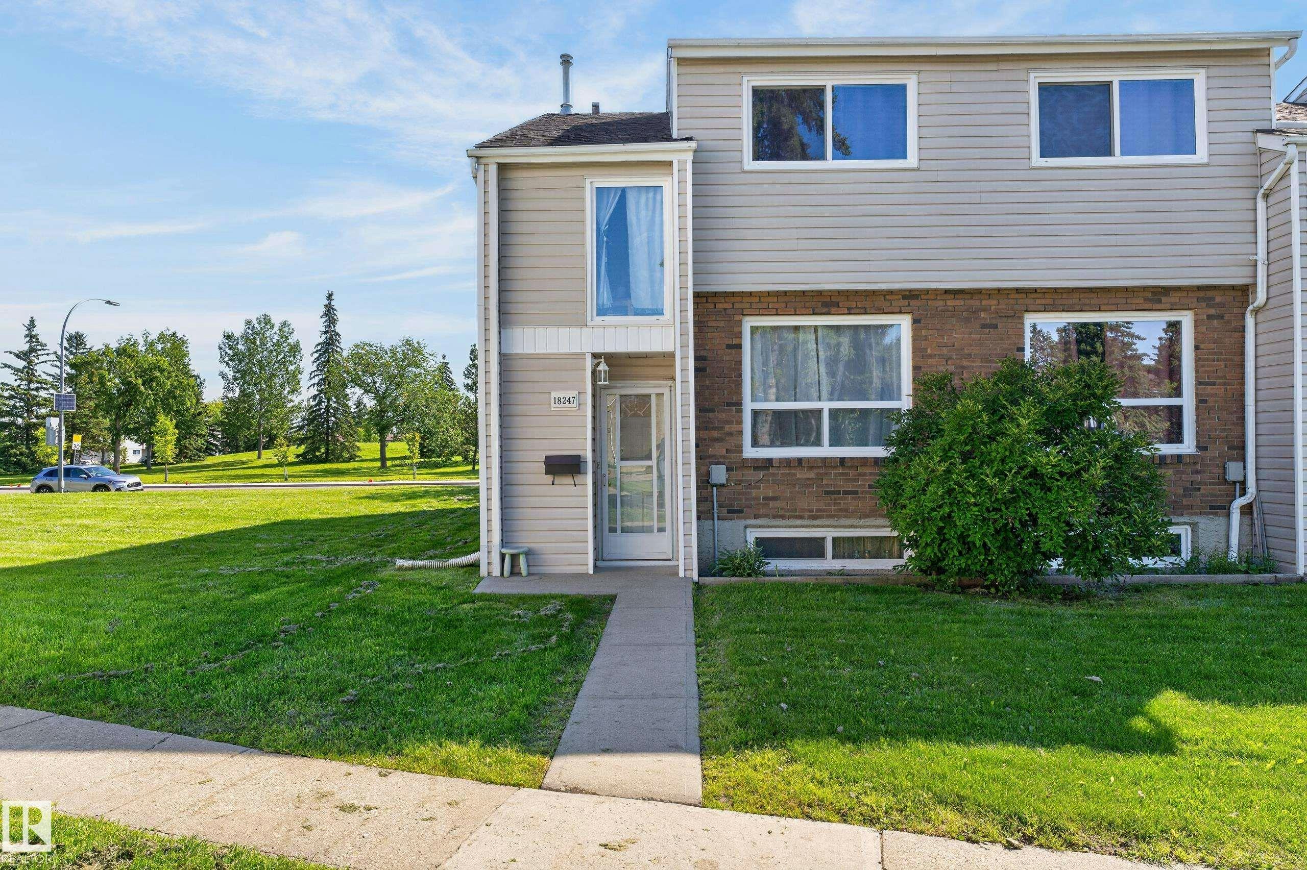 18247 93 Avenue, Edmonton, AB, T5T 1V2