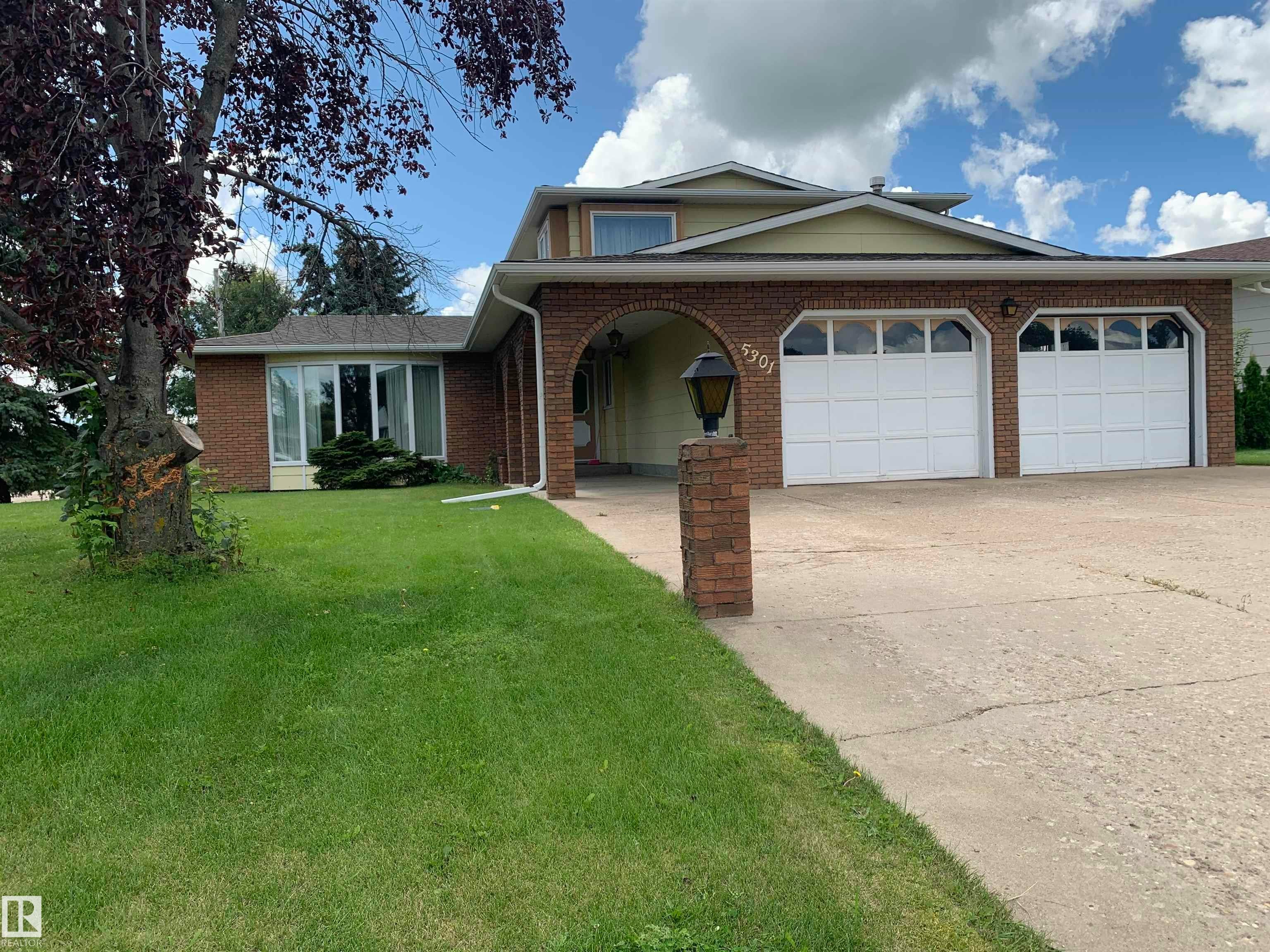 5301 48 Ave, Vegreville, AB, T9C 1N1