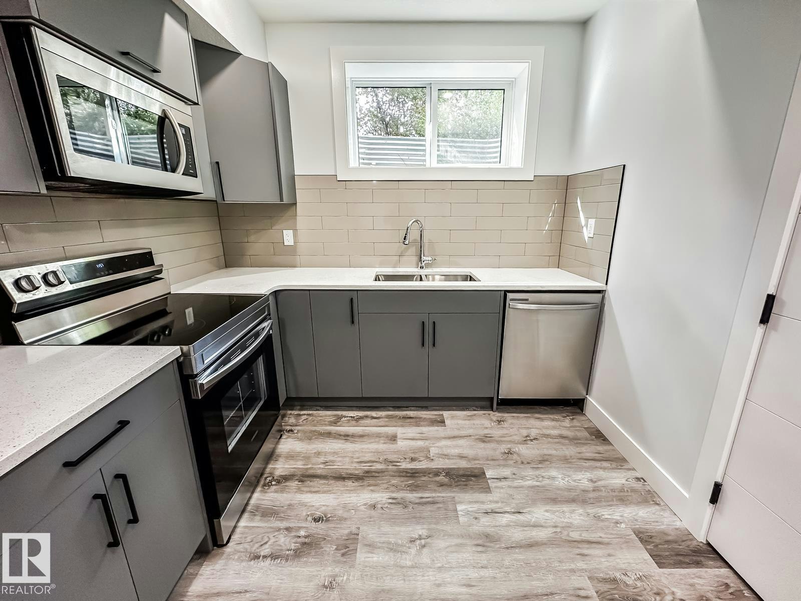 9830 73 Avenue, Edmonton, AB, T6E 1B6 - 36