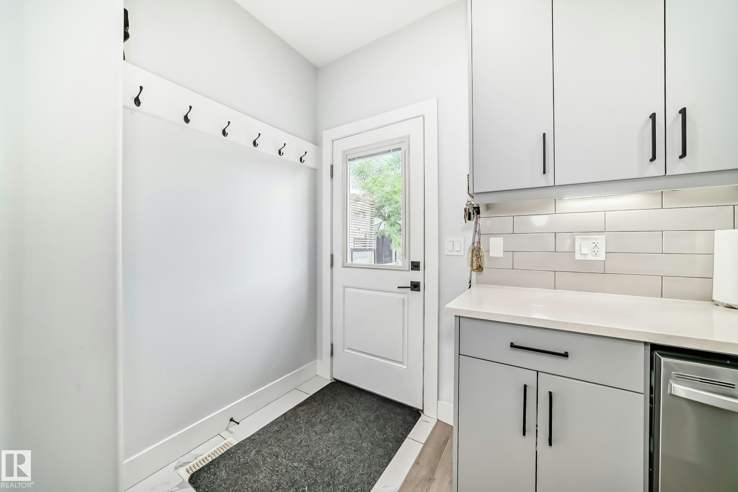 9830 73 Avenue, Edmonton, AB, T6E 1B6 - 21