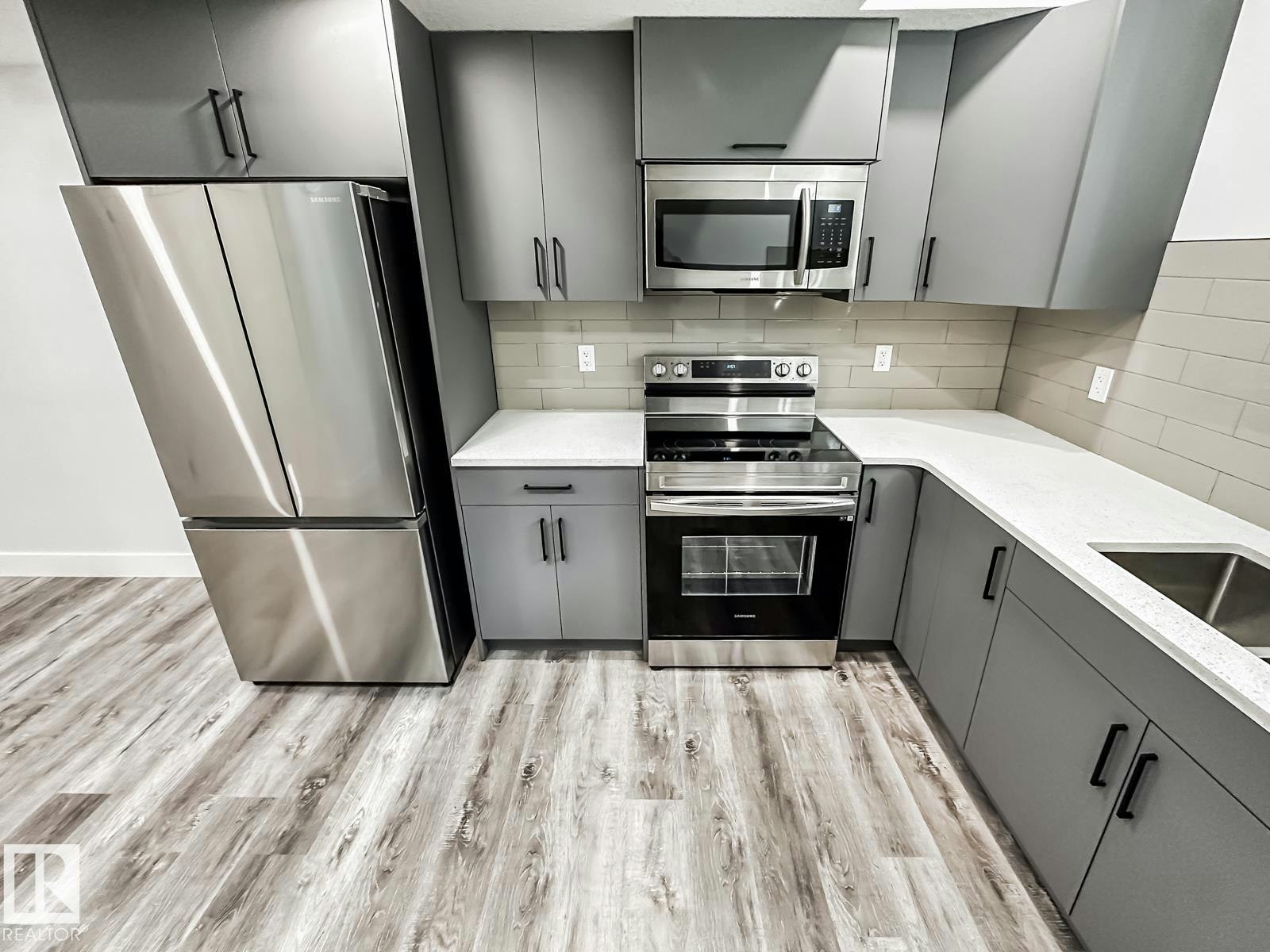 9830 73 Avenue, Edmonton, AB, T6E 1B6 - 35