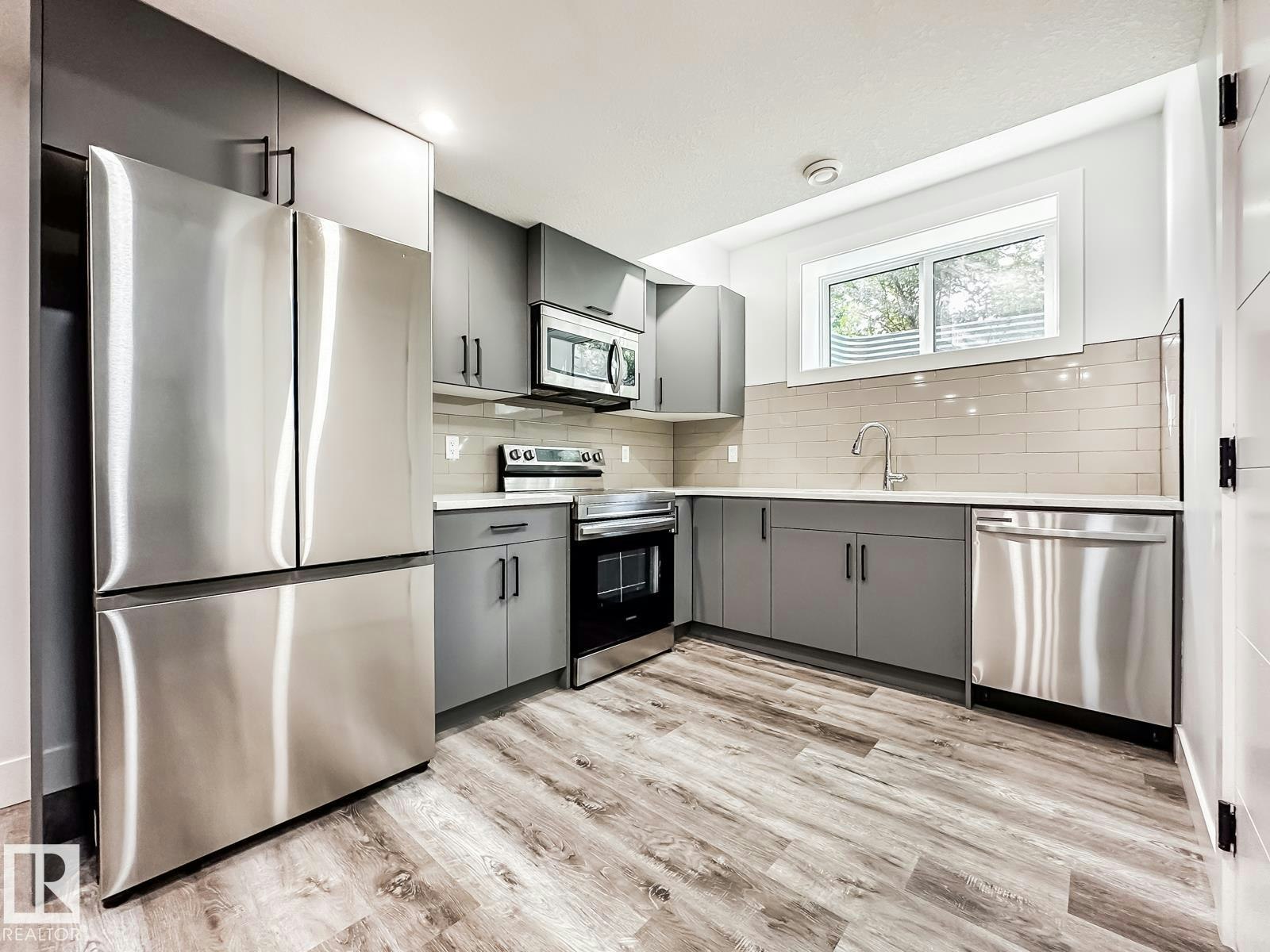 9830 73 Avenue, Edmonton, AB, T6E 1B6 - 34