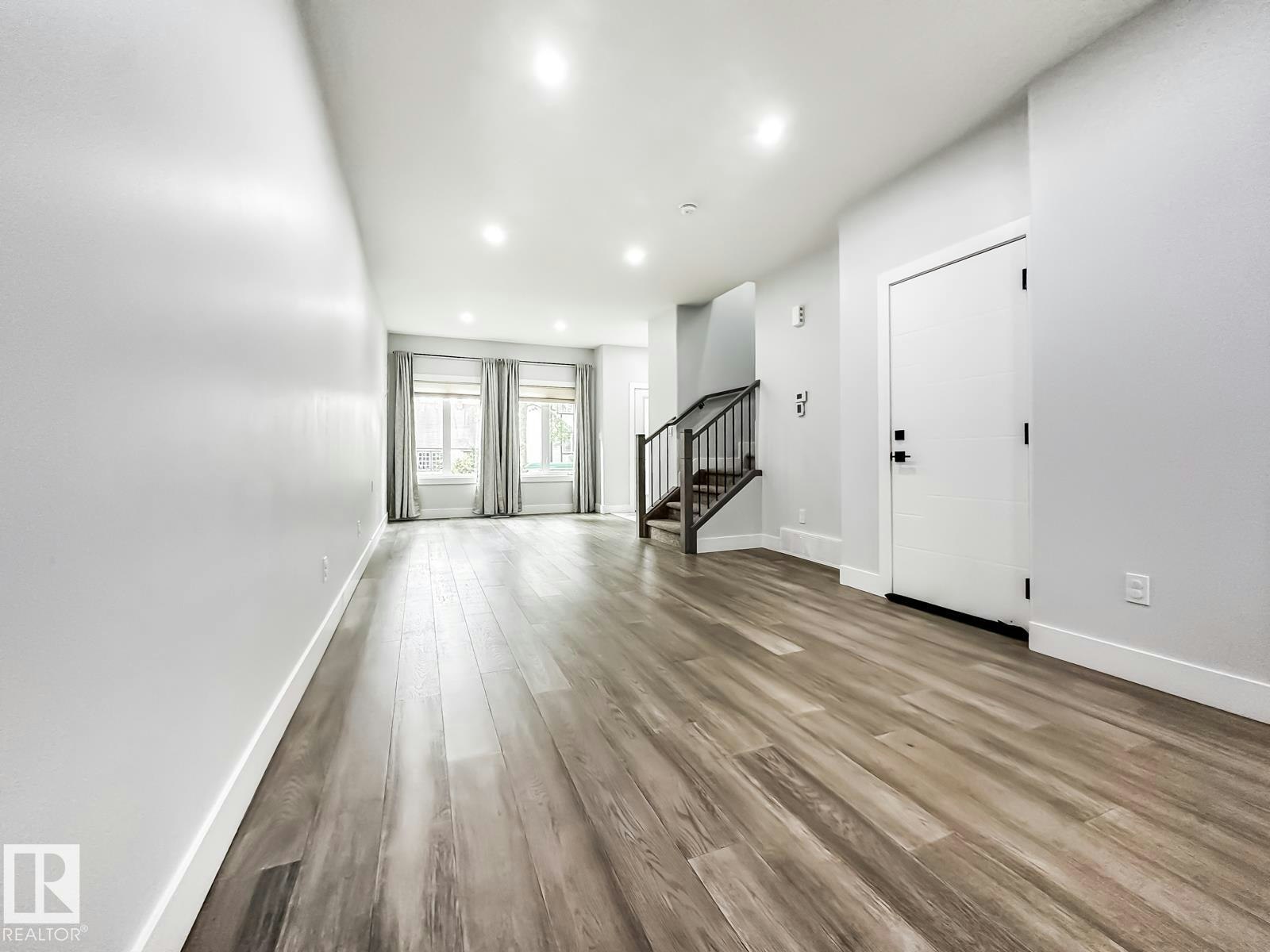 9830 73 Avenue, Edmonton, AB, T6E 1B6 - 12