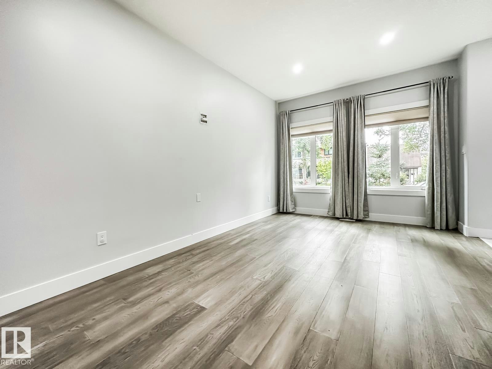 9830 73 Avenue, Edmonton, AB, T6E 1B6 - 11