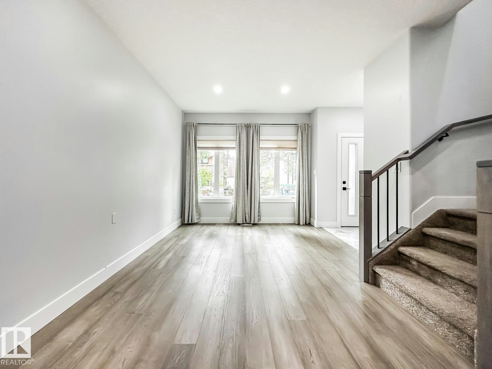 9830 73 Avenue, Edmonton, AB, T6E 1B6 - 10