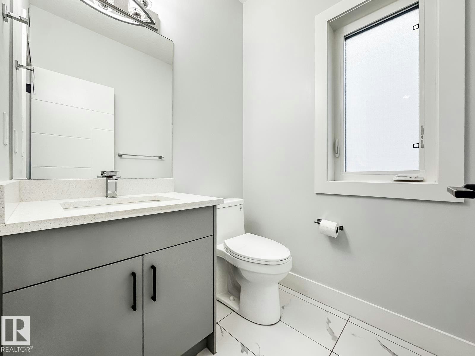 9830 73 Avenue, Edmonton, AB, T6E 1B6 - 22