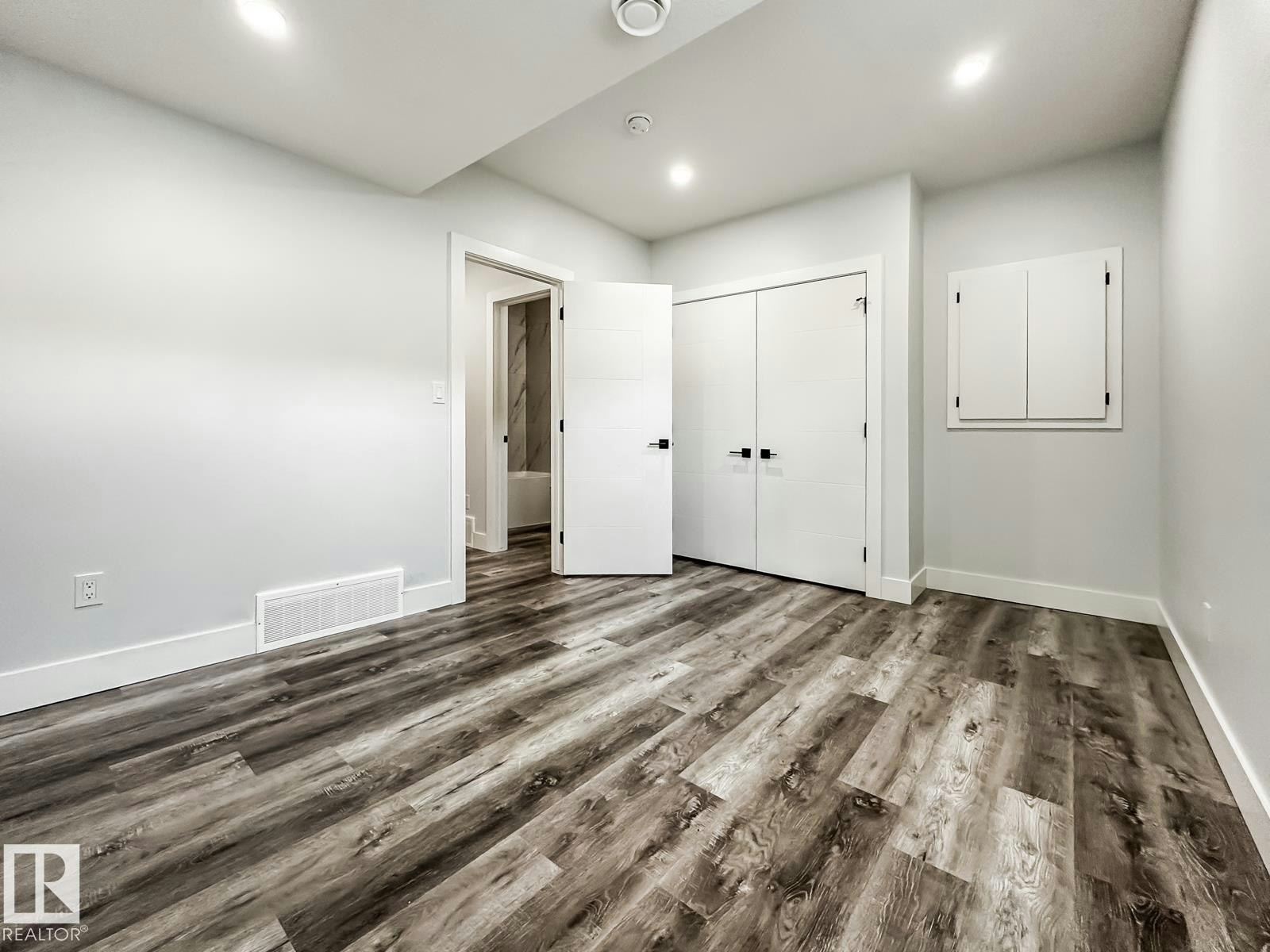 9830 73 Avenue, Edmonton, AB, T6E 1B6 - 42