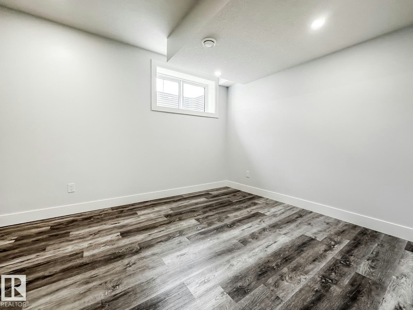 9830 73 Avenue, Edmonton, AB, T6E 1B6 - 41