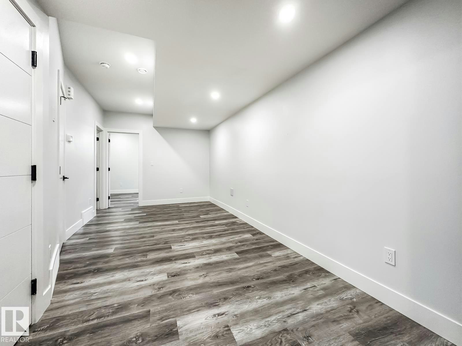 9830 73 Avenue, Edmonton, AB, T6E 1B6 - 38
