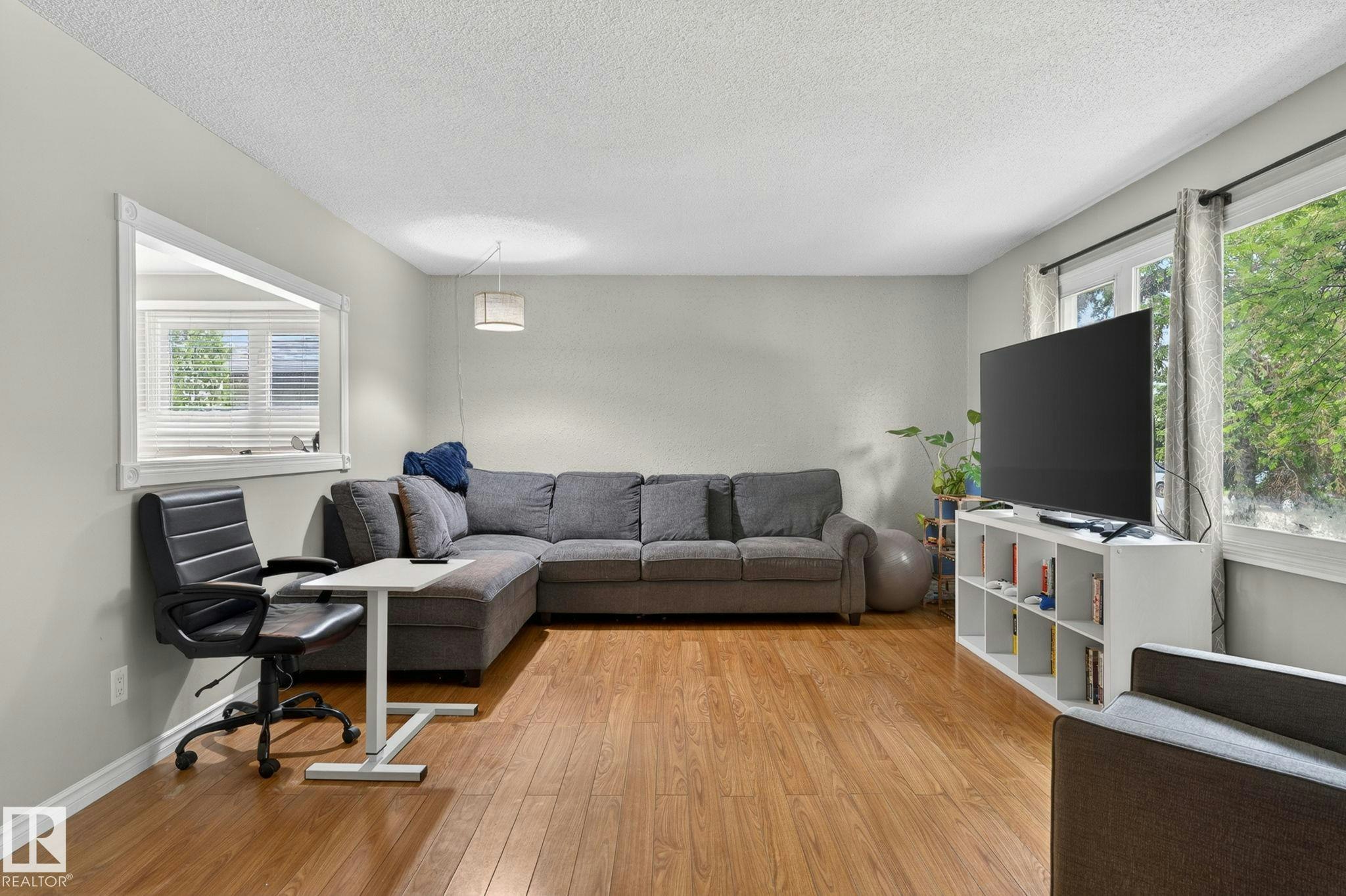 7804 136 Avenue - 3