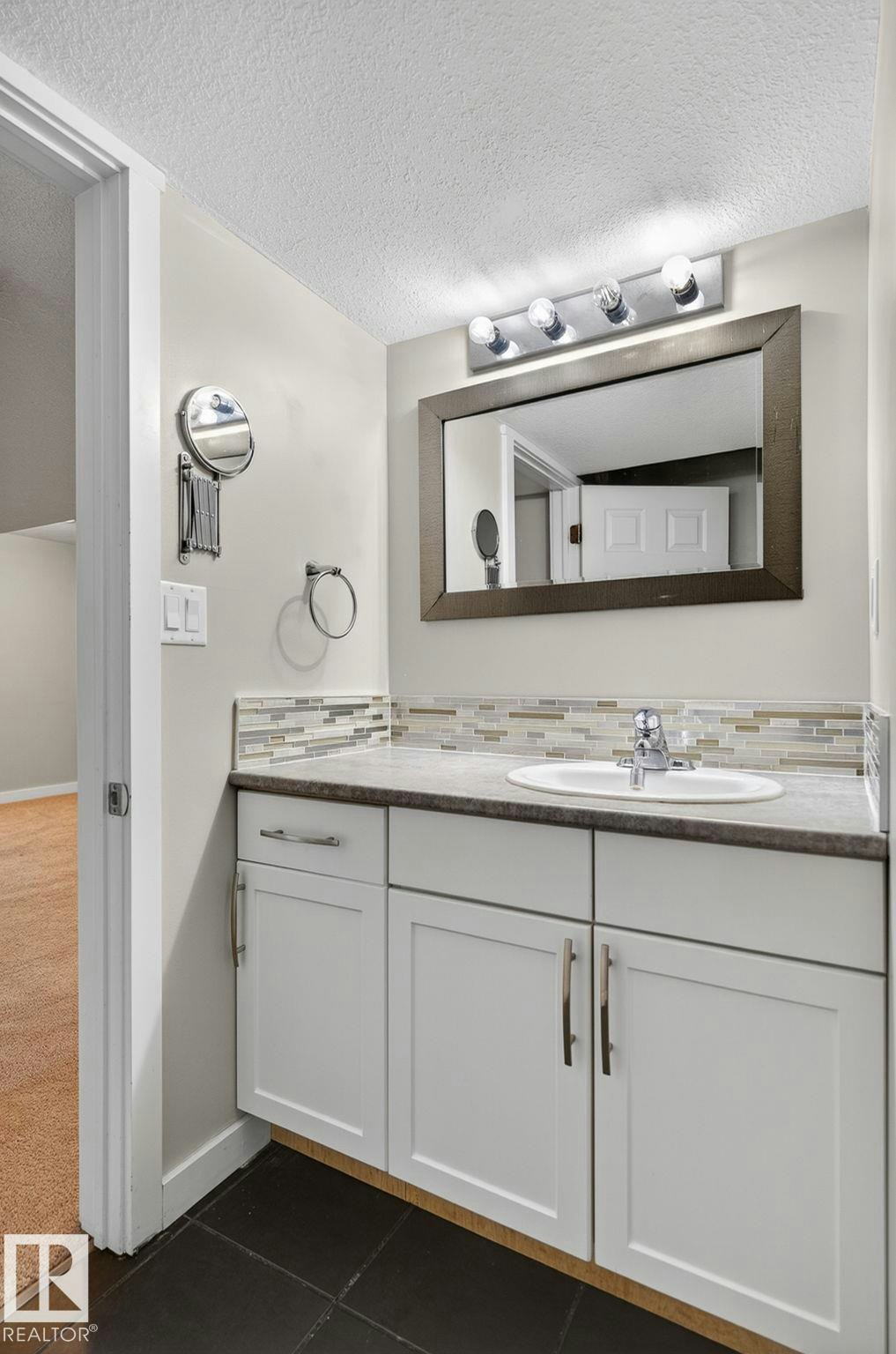 7804 136 Avenue, Edmonton, AB, T5C 2K5 - 46