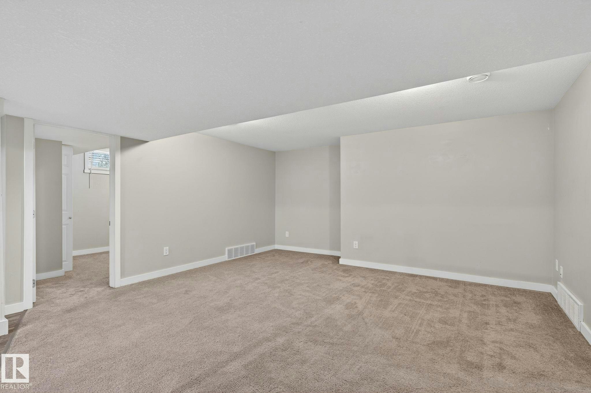 7804 136 Avenue, Edmonton, AB, T5C 2K5 - 35