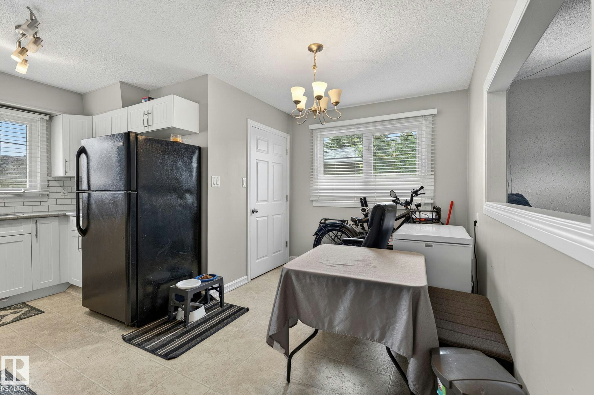 7804 136 Avenue, Edmonton, AB, T5C 2K5 - 7