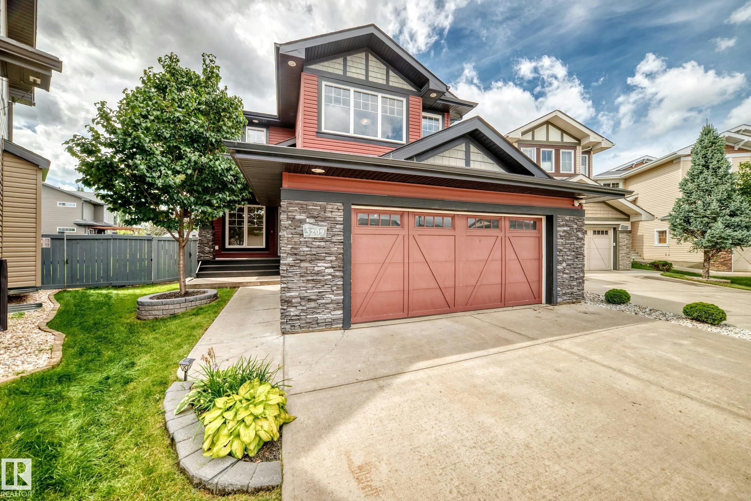 5209 Godson Bay Bay, Edmonton, AB, T5T 4P8