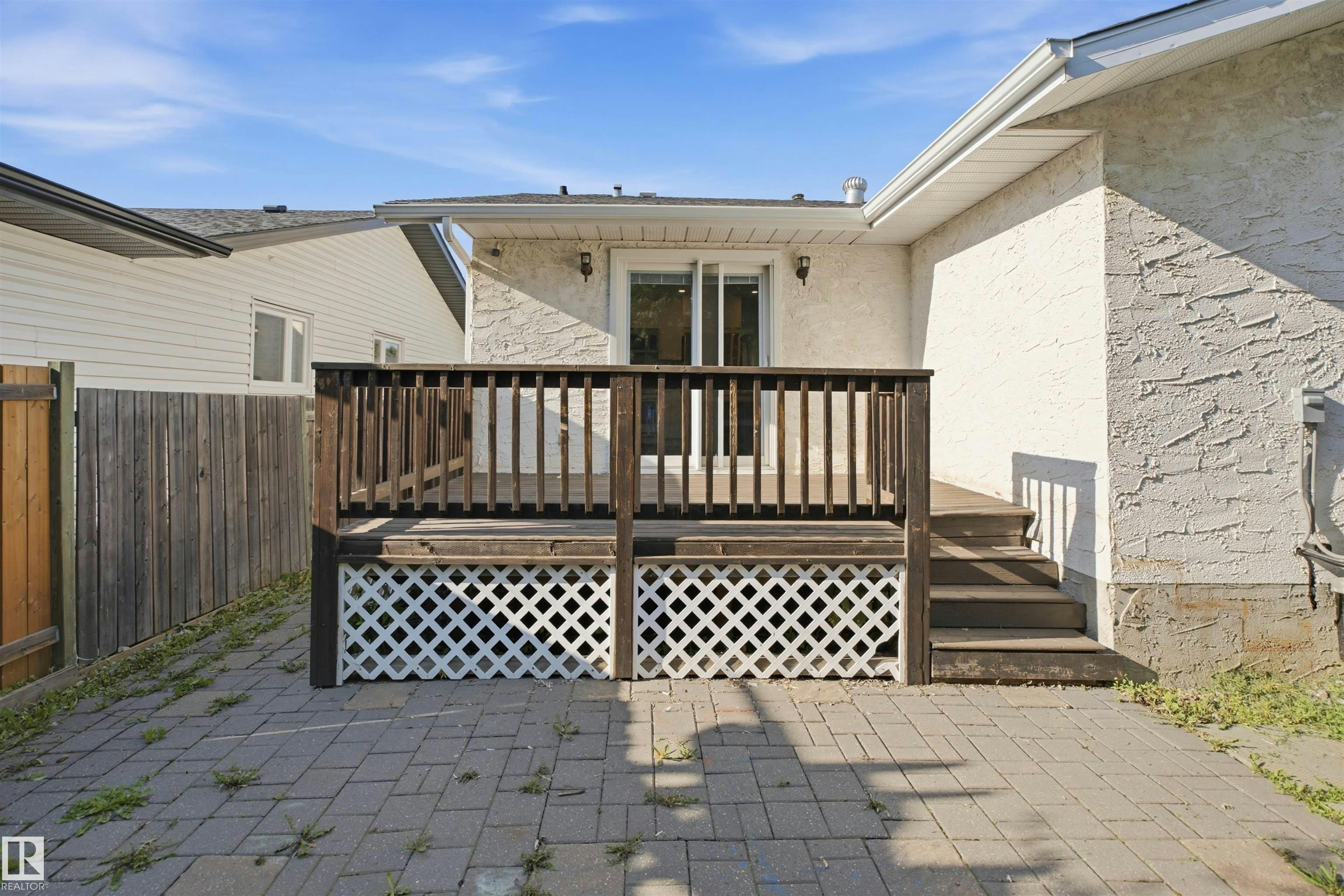 3515 20 Ave, Edmonton, AB, T6L 3E2 - 35