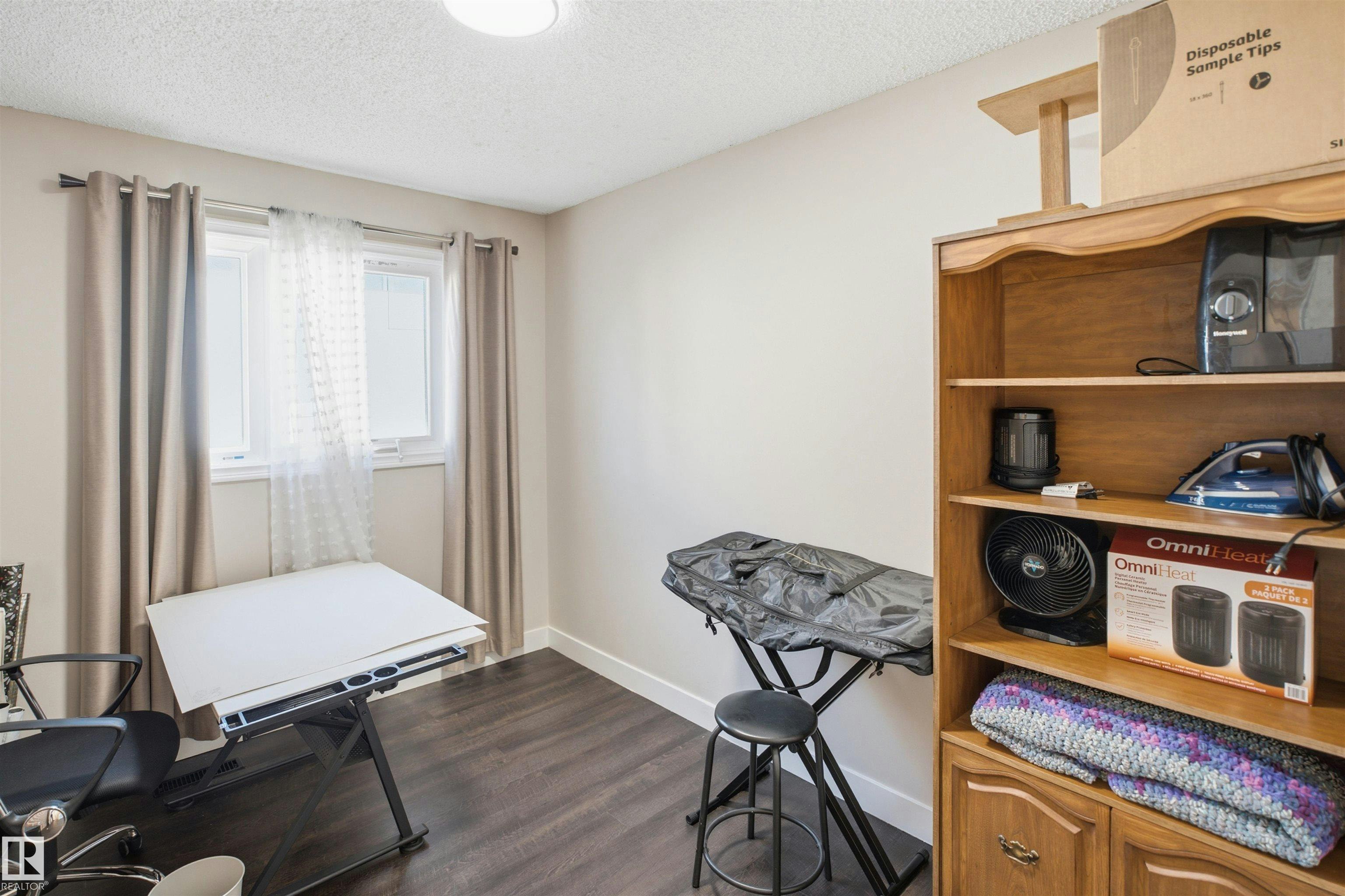3515 20 Ave, Edmonton, AB, T6L 3E2 - 17