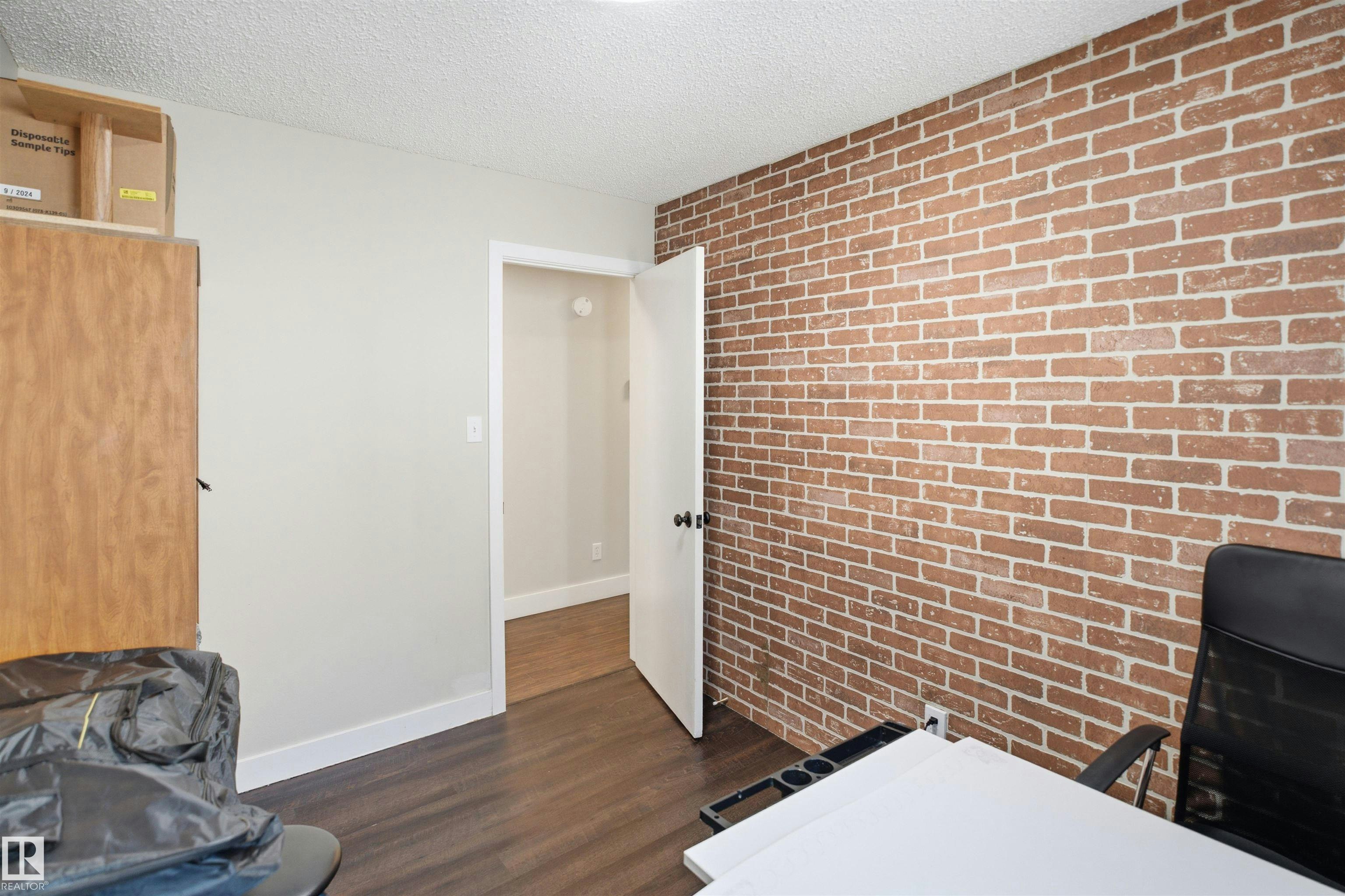 3515 20 Ave, Edmonton, AB, T6L 3E2 - 18