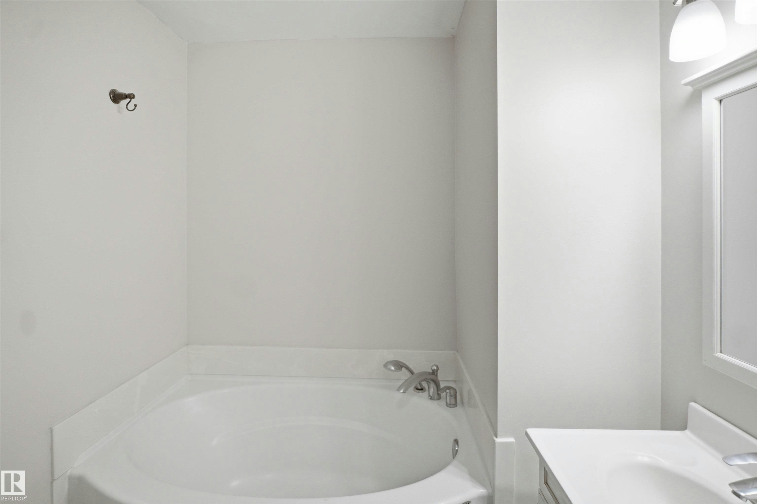 3515 20 Ave, Edmonton, AB, T6L 3E2 - 25