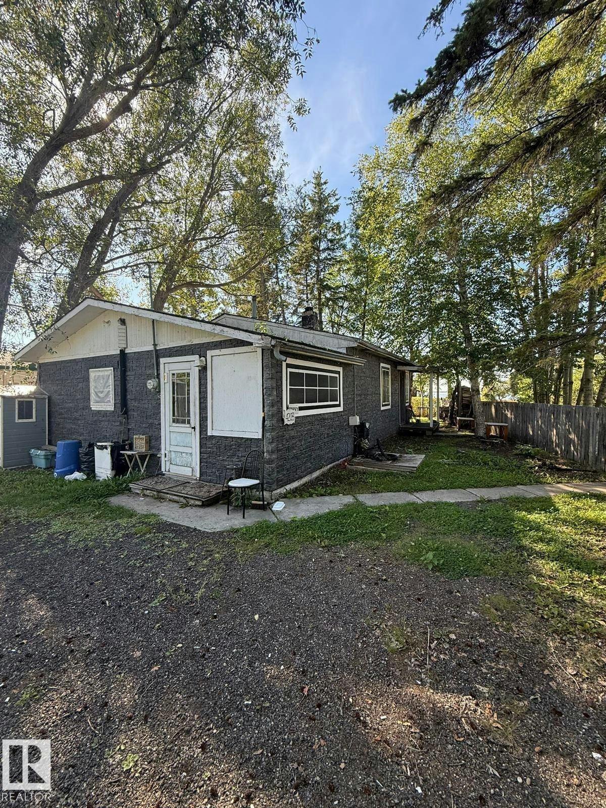 4203 50 Avenue, Rural Lac Ste. Anne County, AB, T0E 0A0