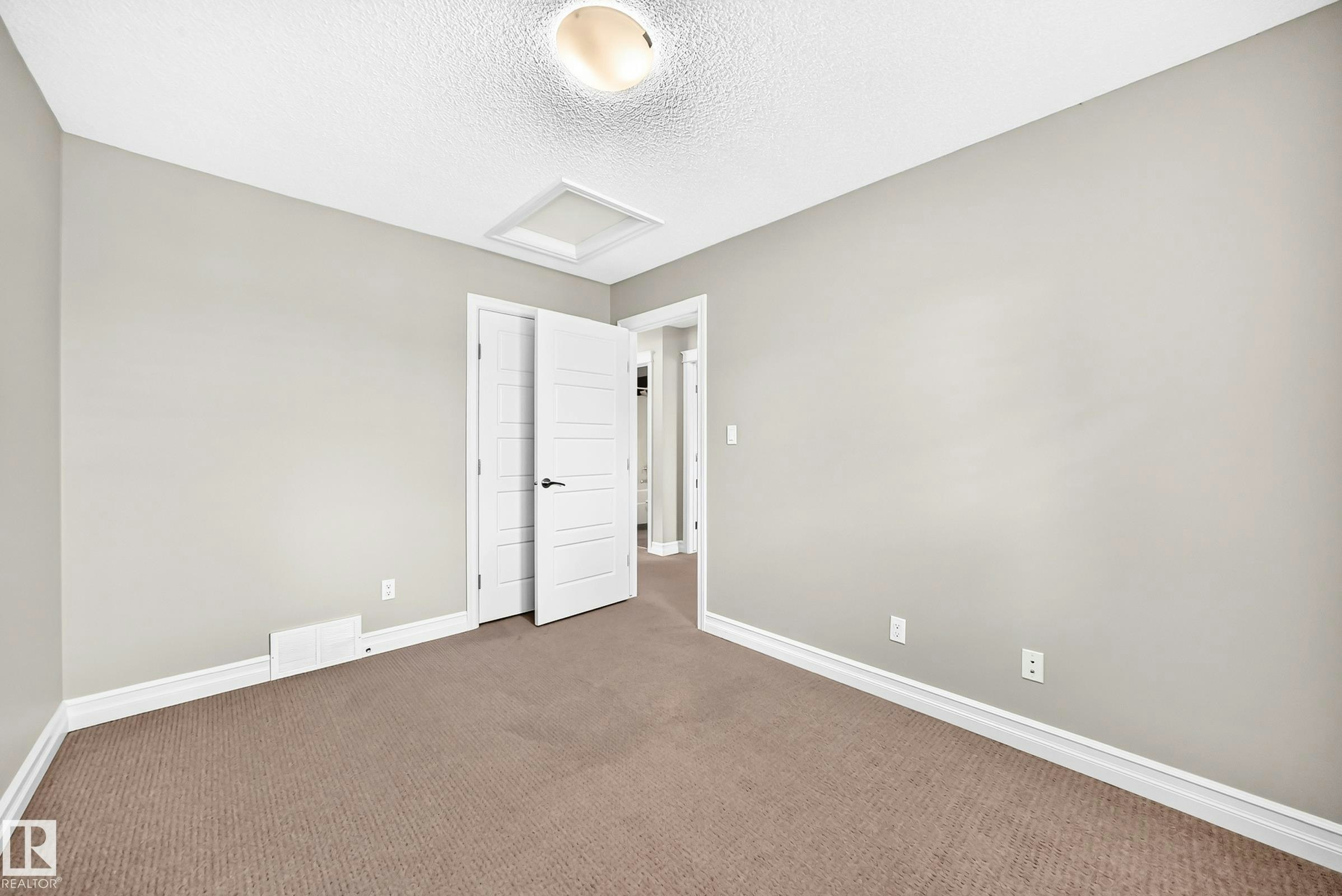 4212 Charles Close, Edmonton, AB, T6W 0Z5 - 42