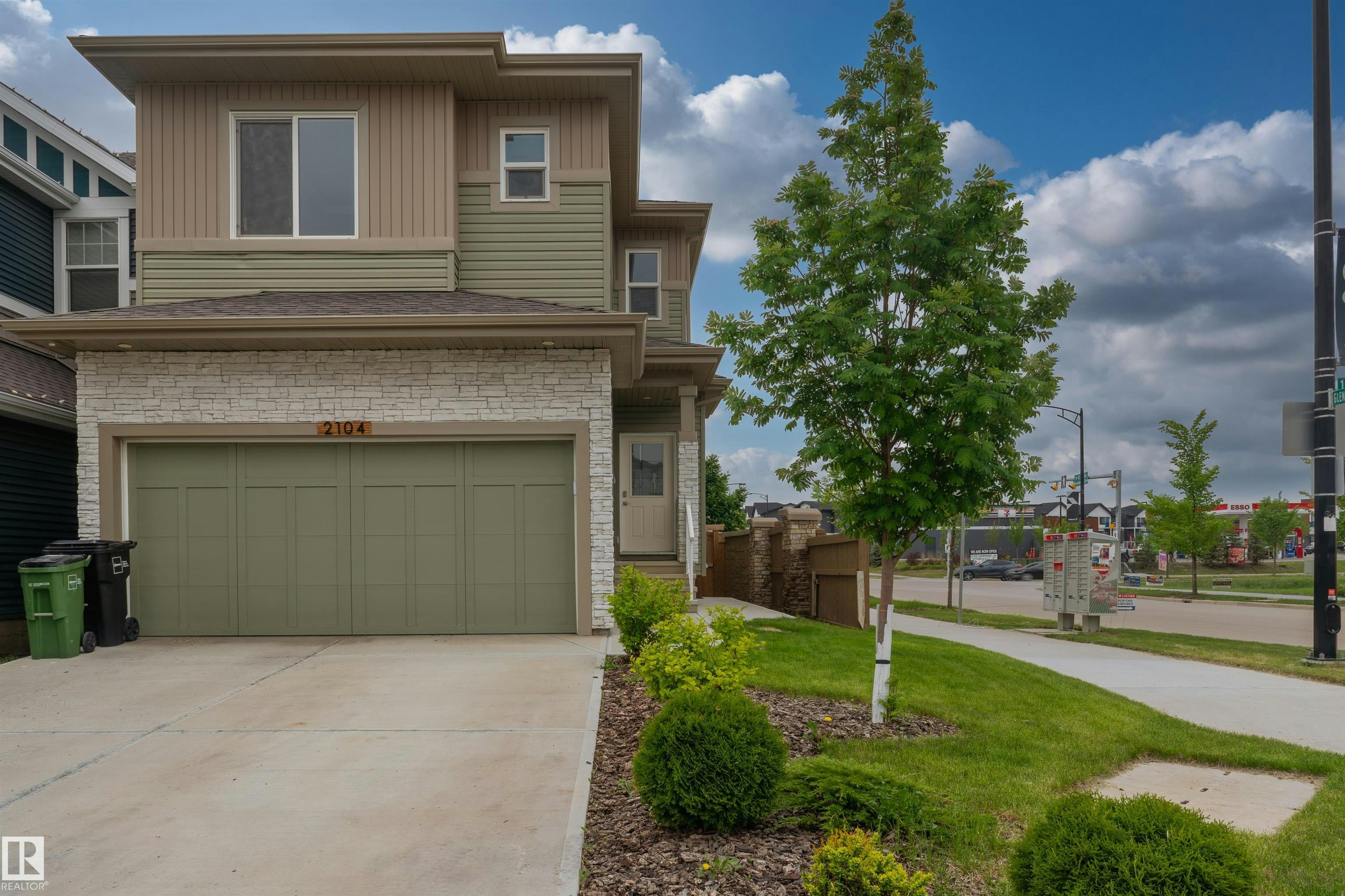 2104 160 Street, Edmonton, AB, T6W 4E5