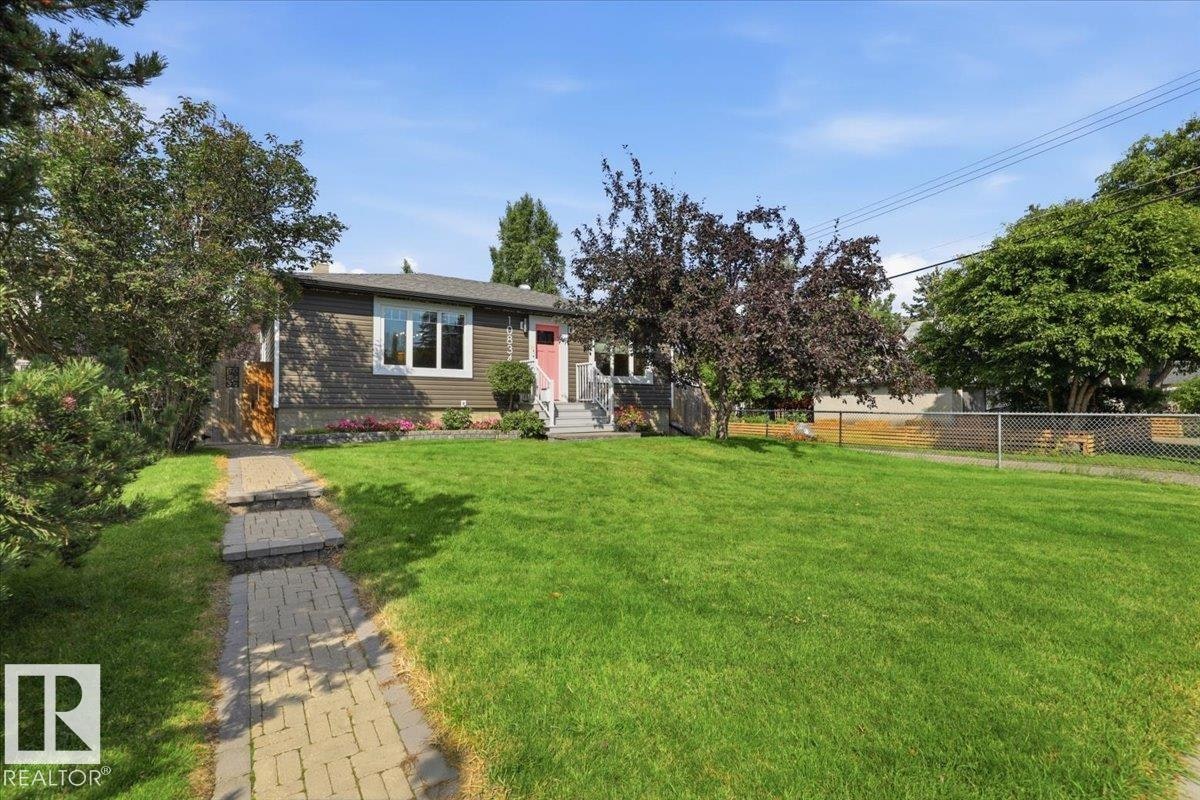 10834 134 Street, Edmonton, AB, T5M 1H8