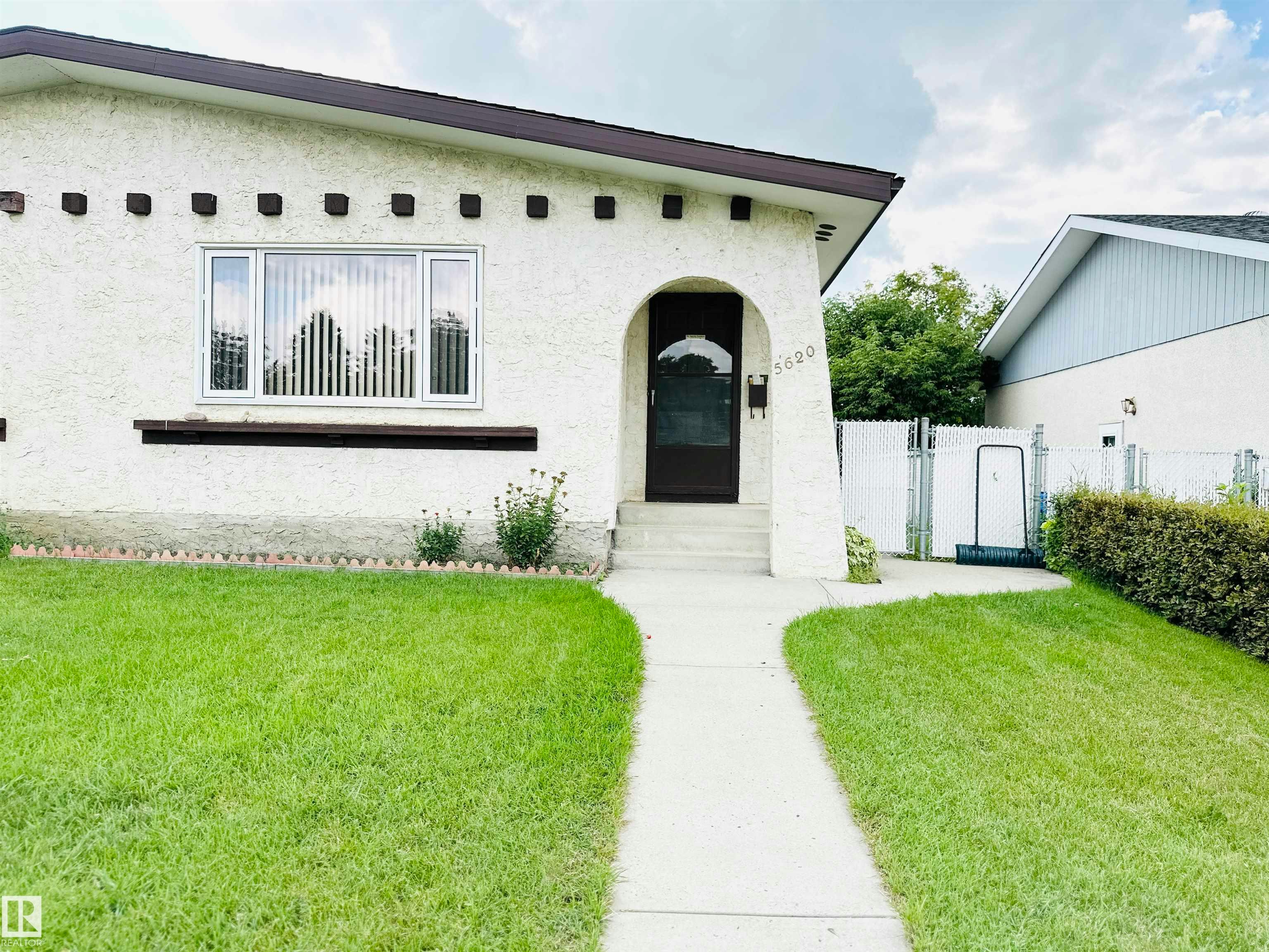 5620 55a Street, Wetaskiwin, AB, T9A 2A9