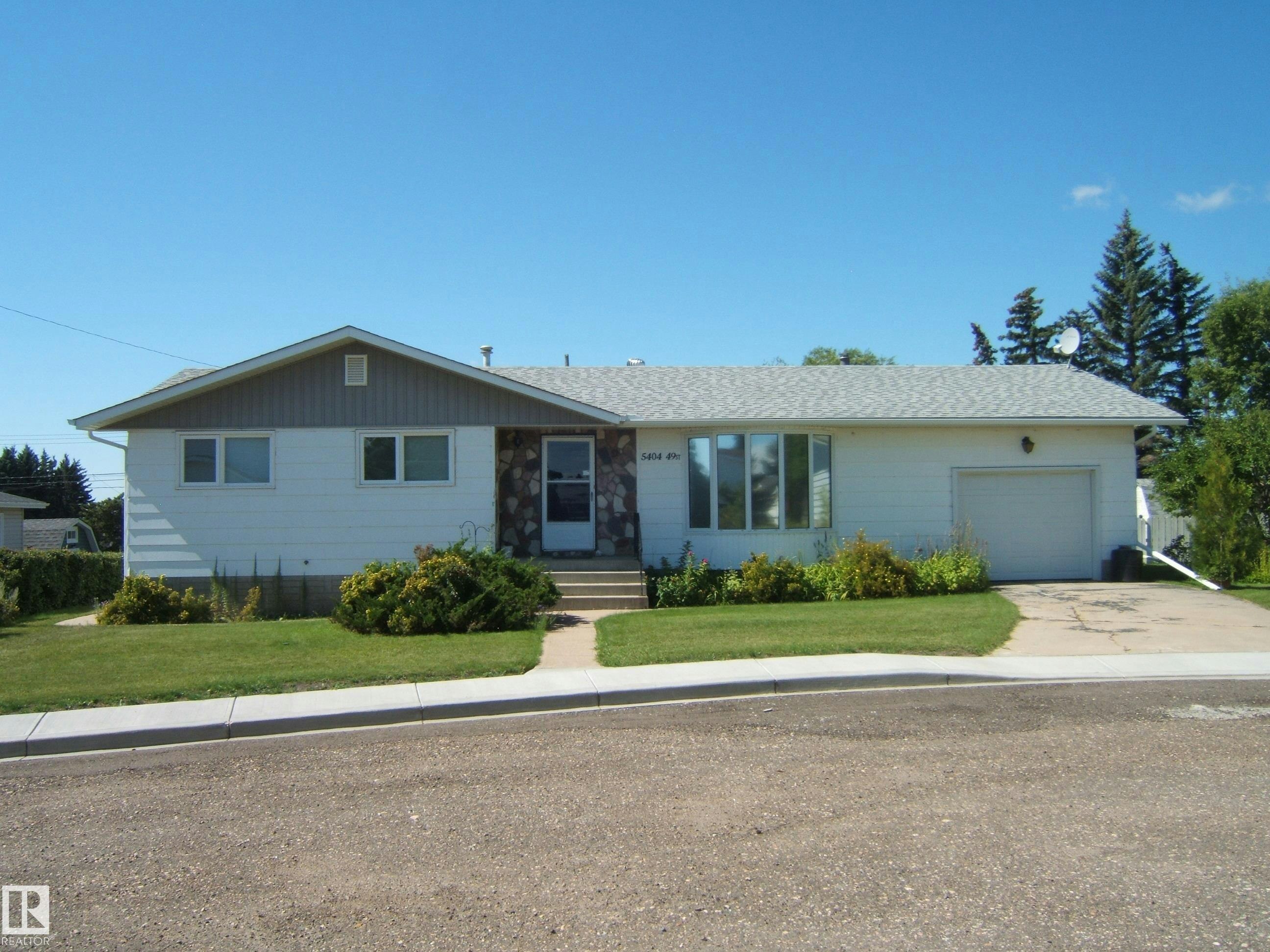 5404 49 Street, Two Hills, AB, T0B 4K0