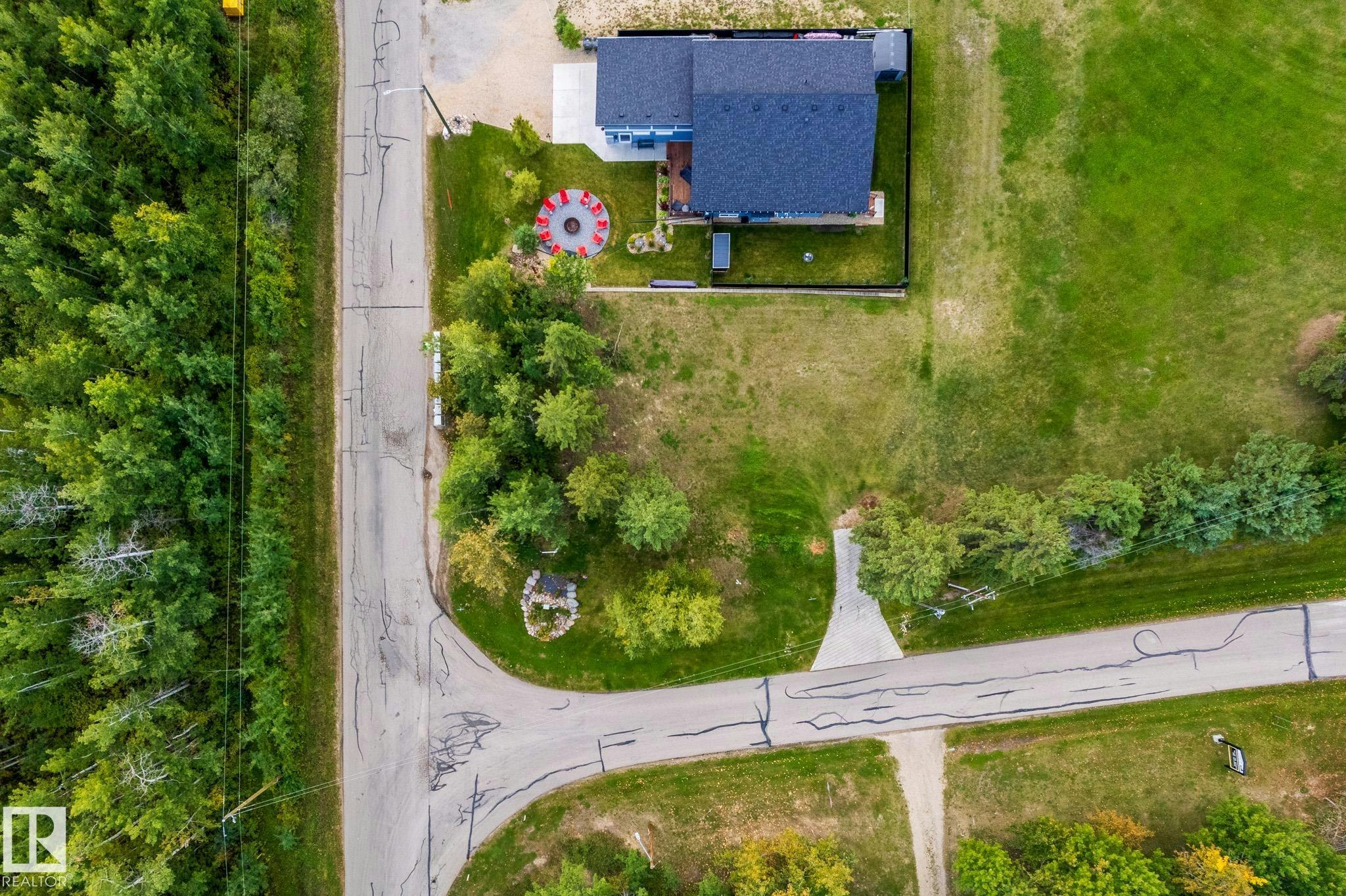 101 1st, Rural Lac Ste. Anne County, AB, T0E 1A0