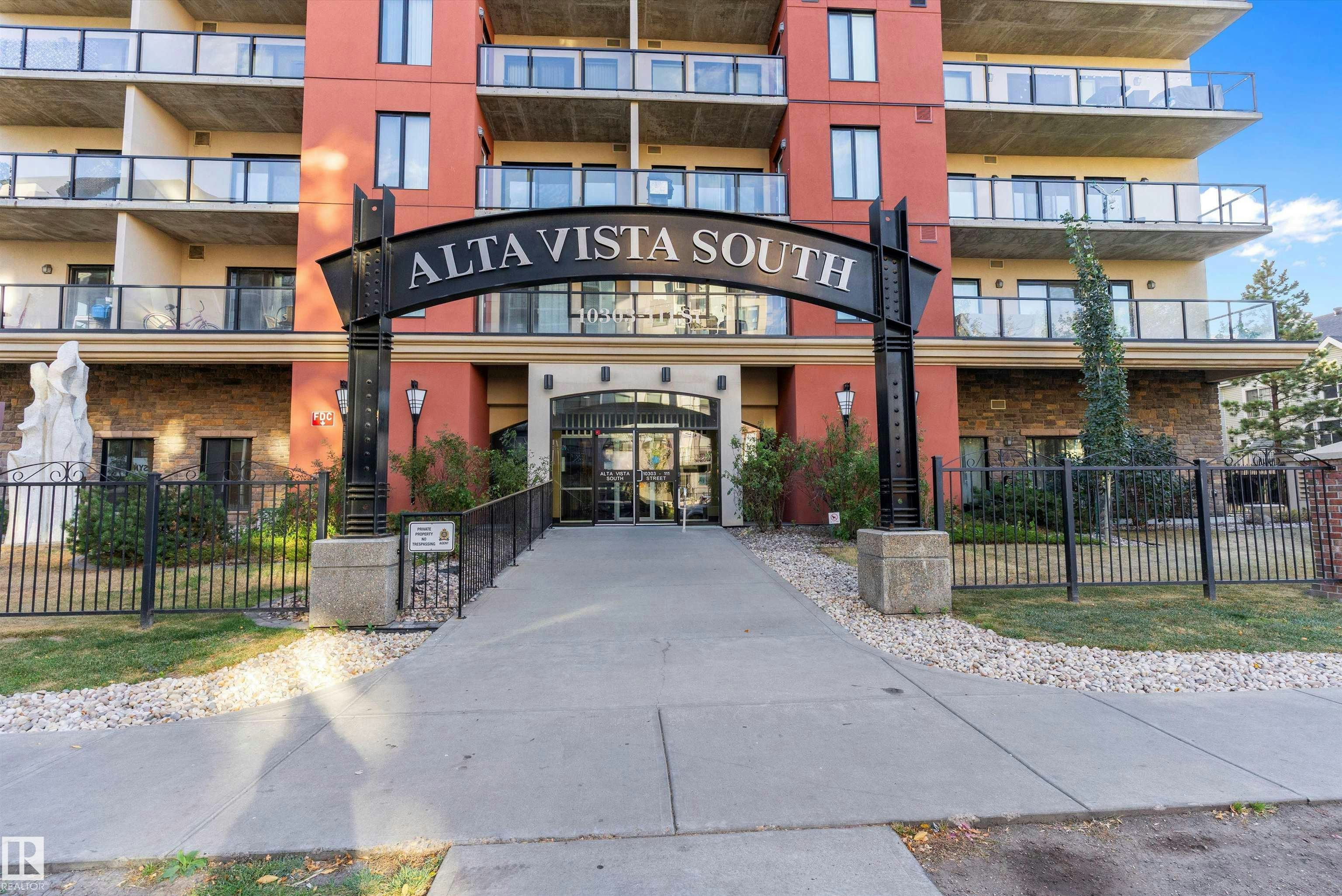 702-10303 111 Street, Edmonton, AB, T5K 0C6