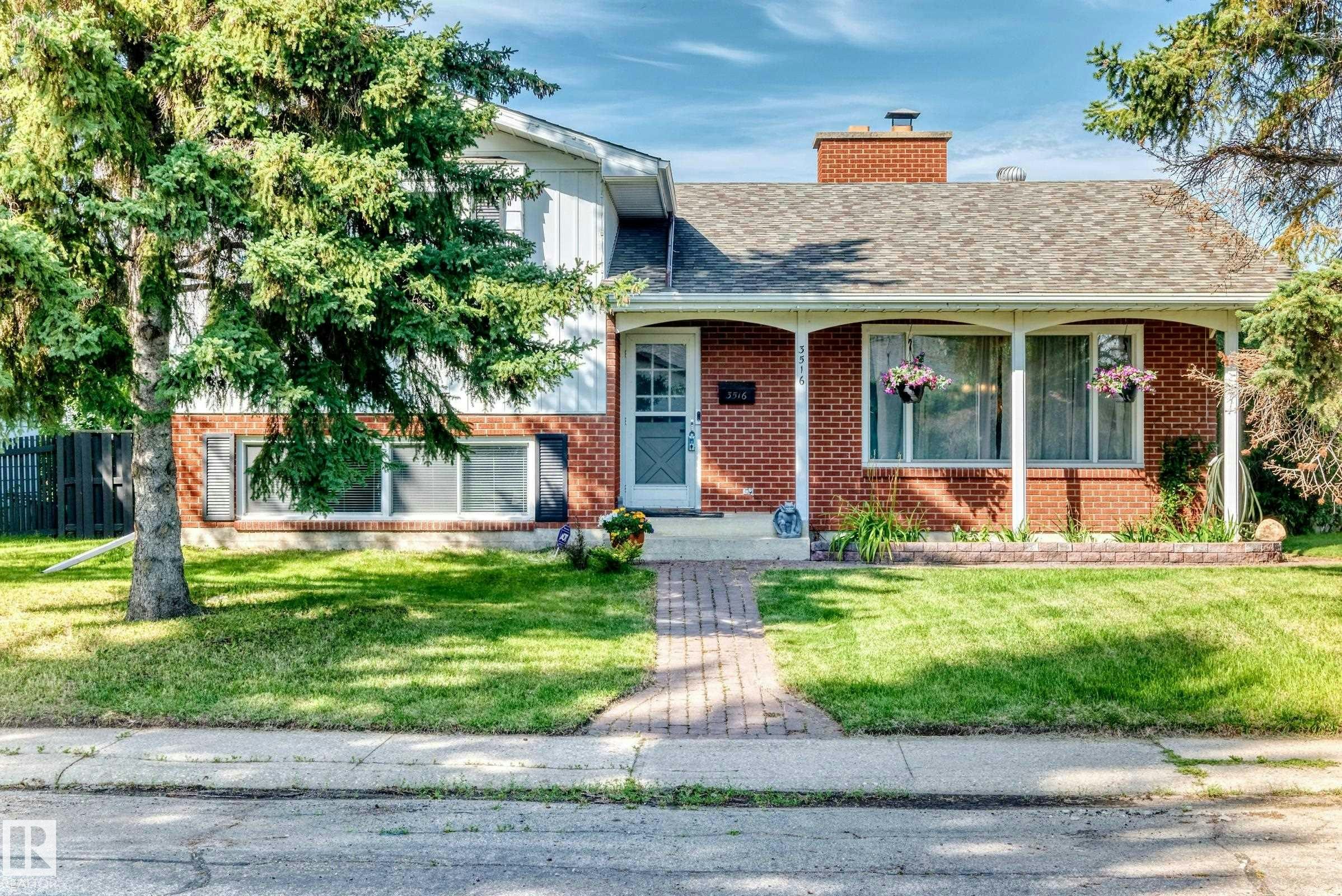 3516 117a Street, Edmonton, AB, T6J 1V4