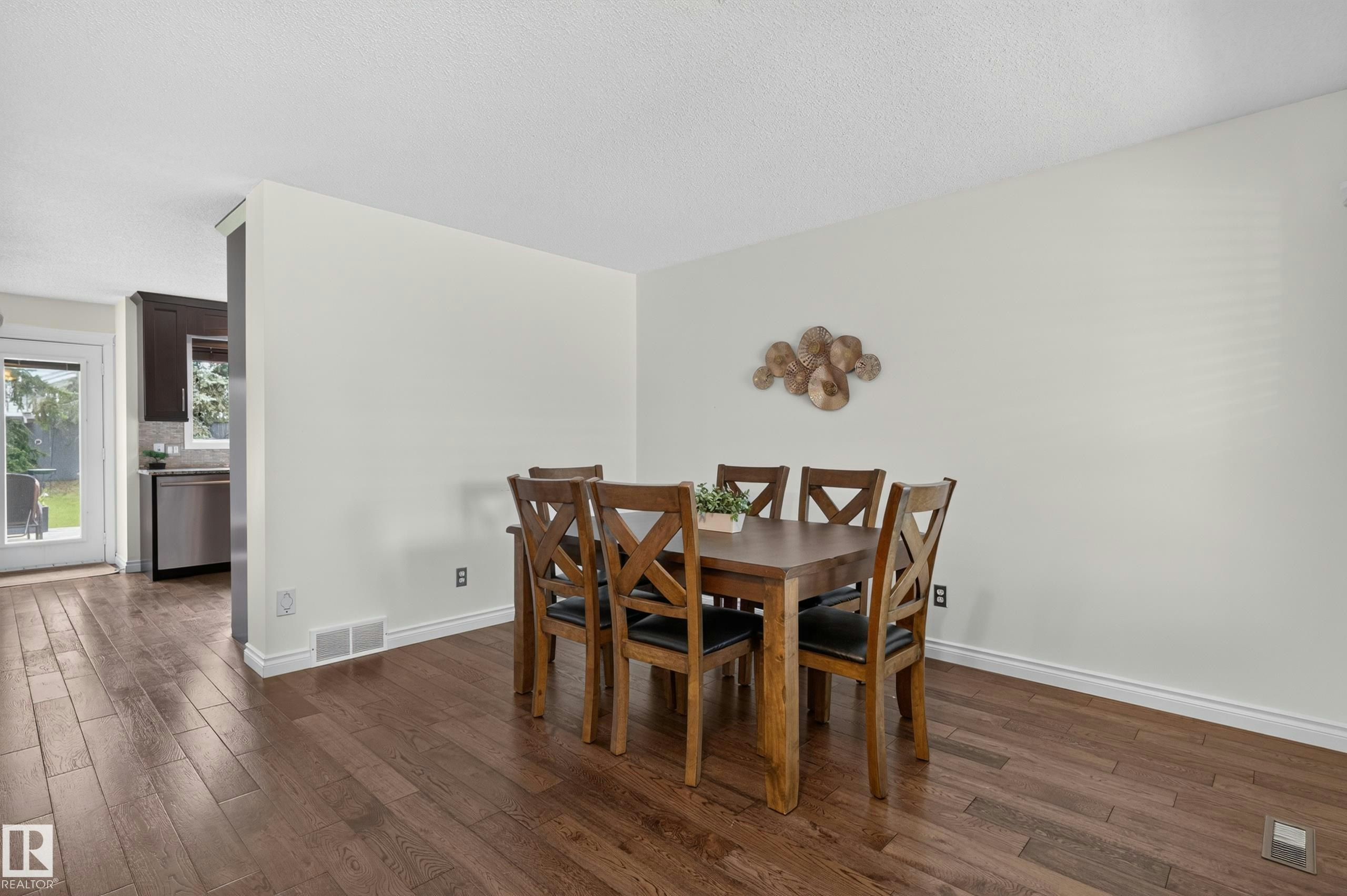 12724 148 Avenue, Edmonton, AB, T6V 1C4 - 13