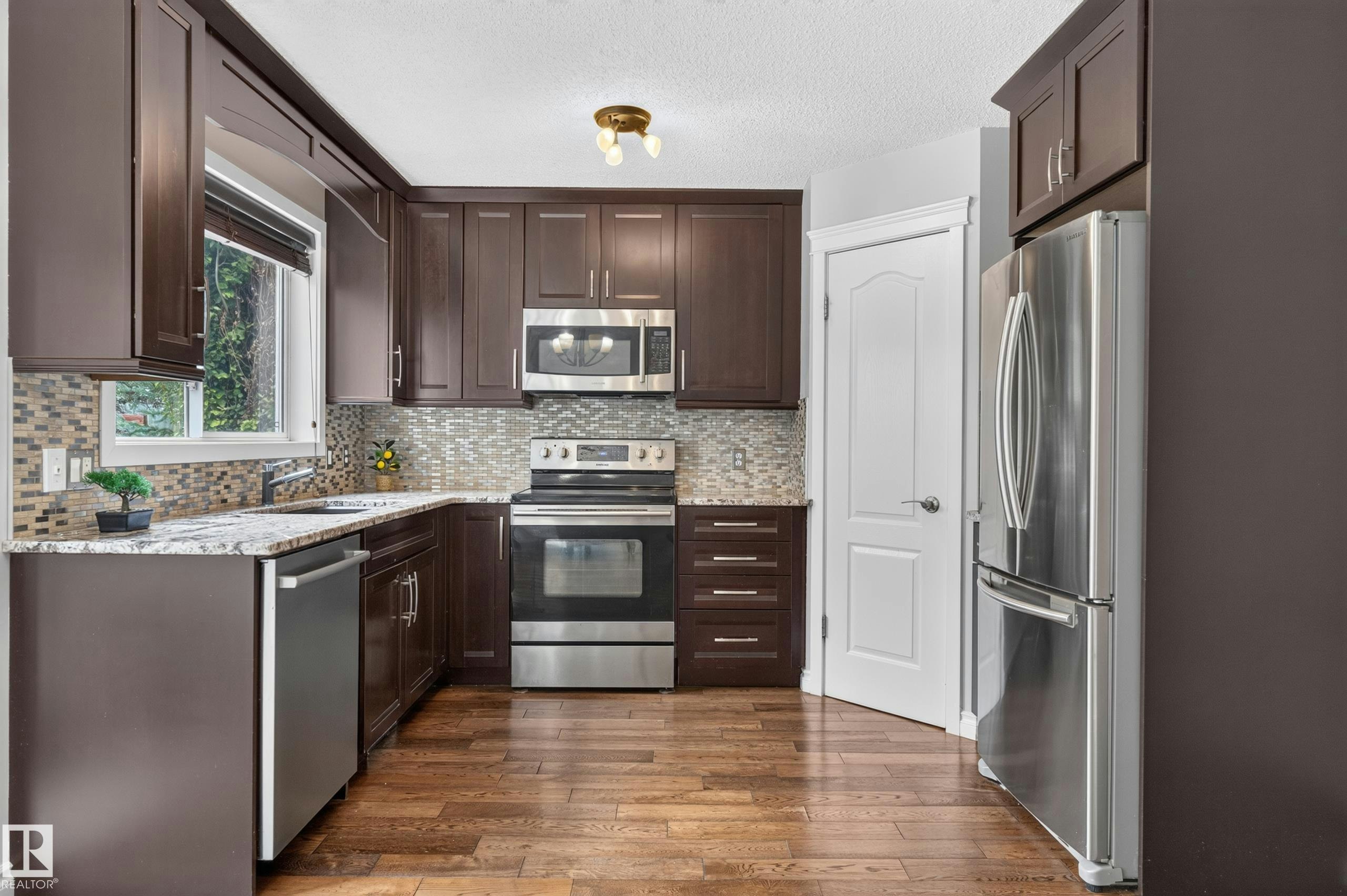 12724 148 Avenue, Edmonton, AB, T6V 1C4 - 18