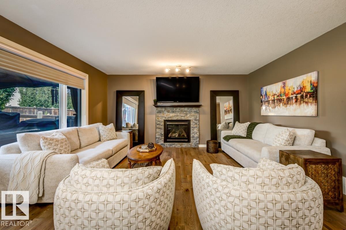 854 Chahley Way, Edmonton, AB, T6M 0C7