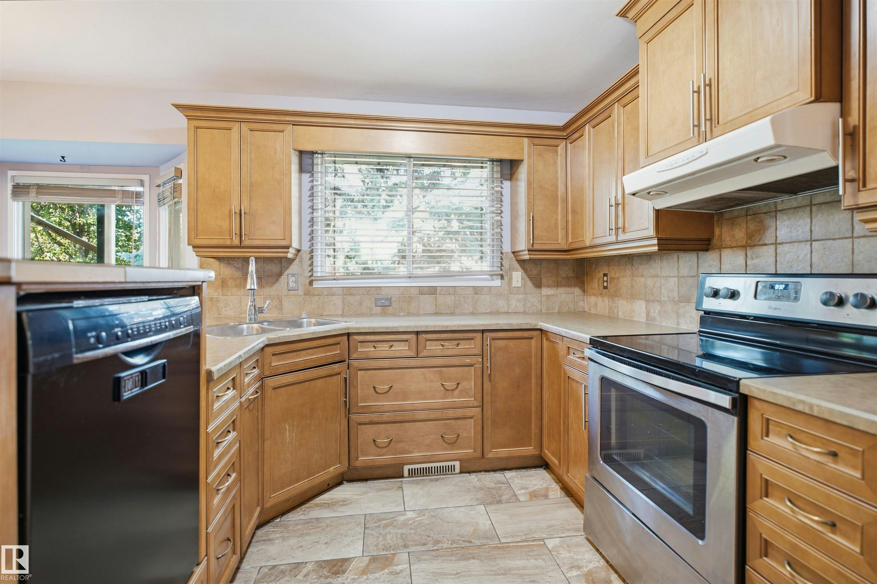 3432 Hill View Crescent, Edmonton, AB, T6L 1P5 - 9