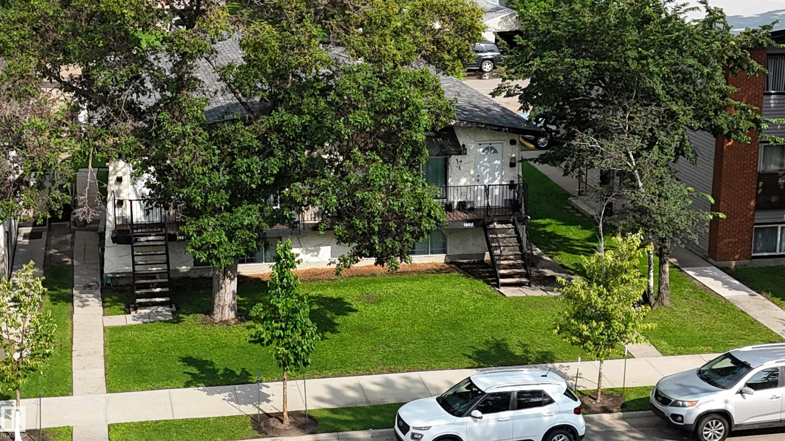 10013 153 Street, Edmonton, AB, T5P 2B1