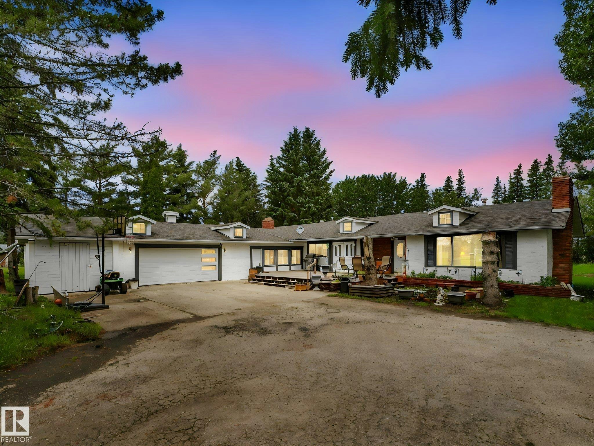 10912 5 Avenue SW, Edmonton, AB, T6W 1A2