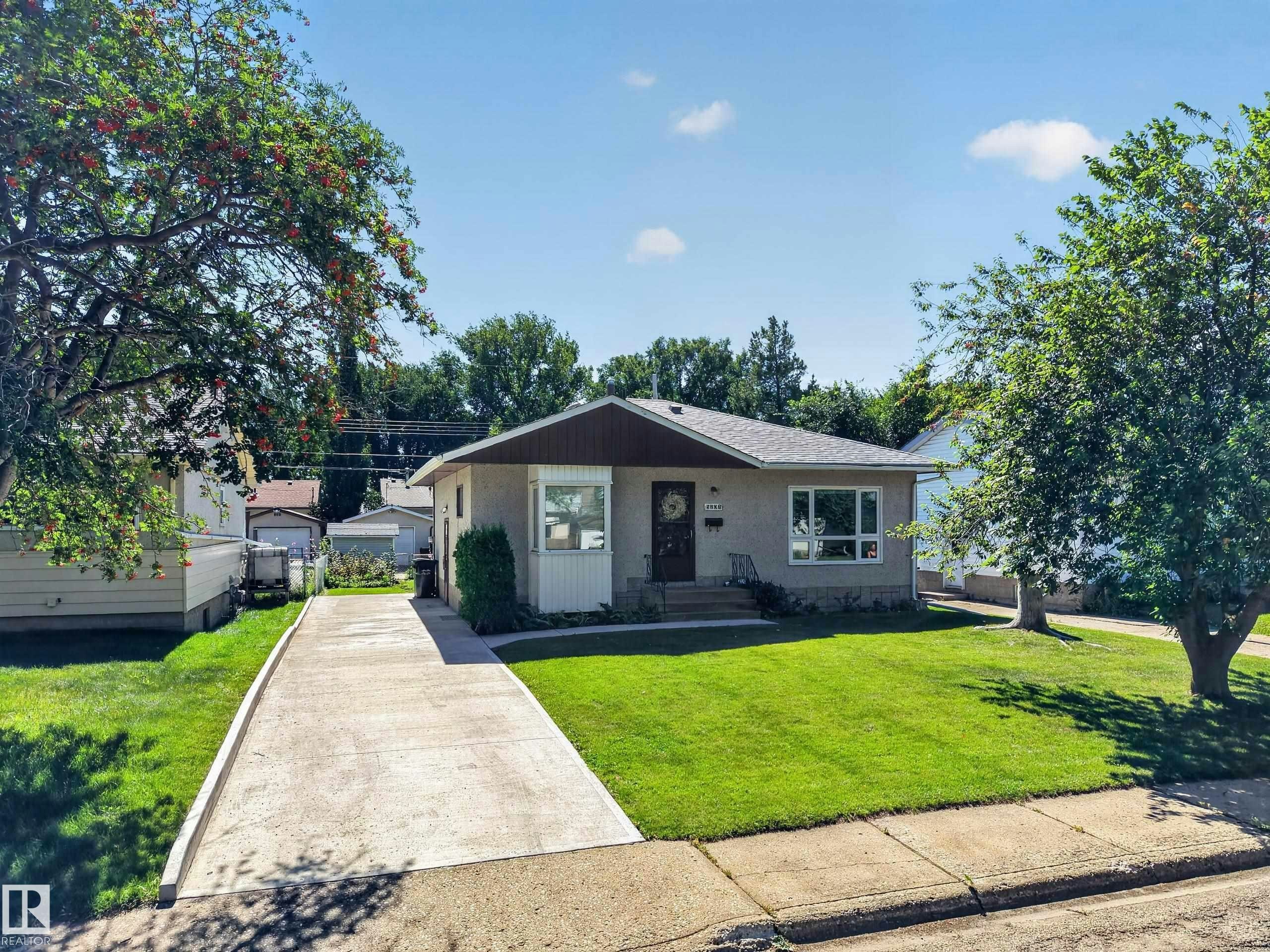 5207 48 Avenue, Leduc, AB, T9E 5E4