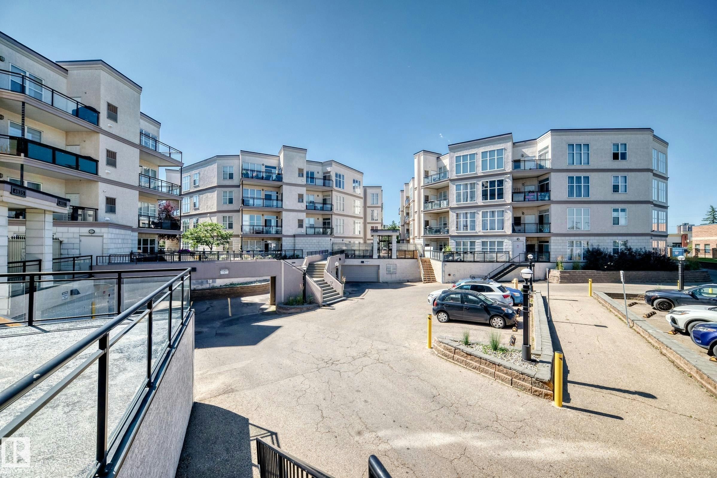 349-4827 104a Street, Edmonton, AB, T6G 0R5