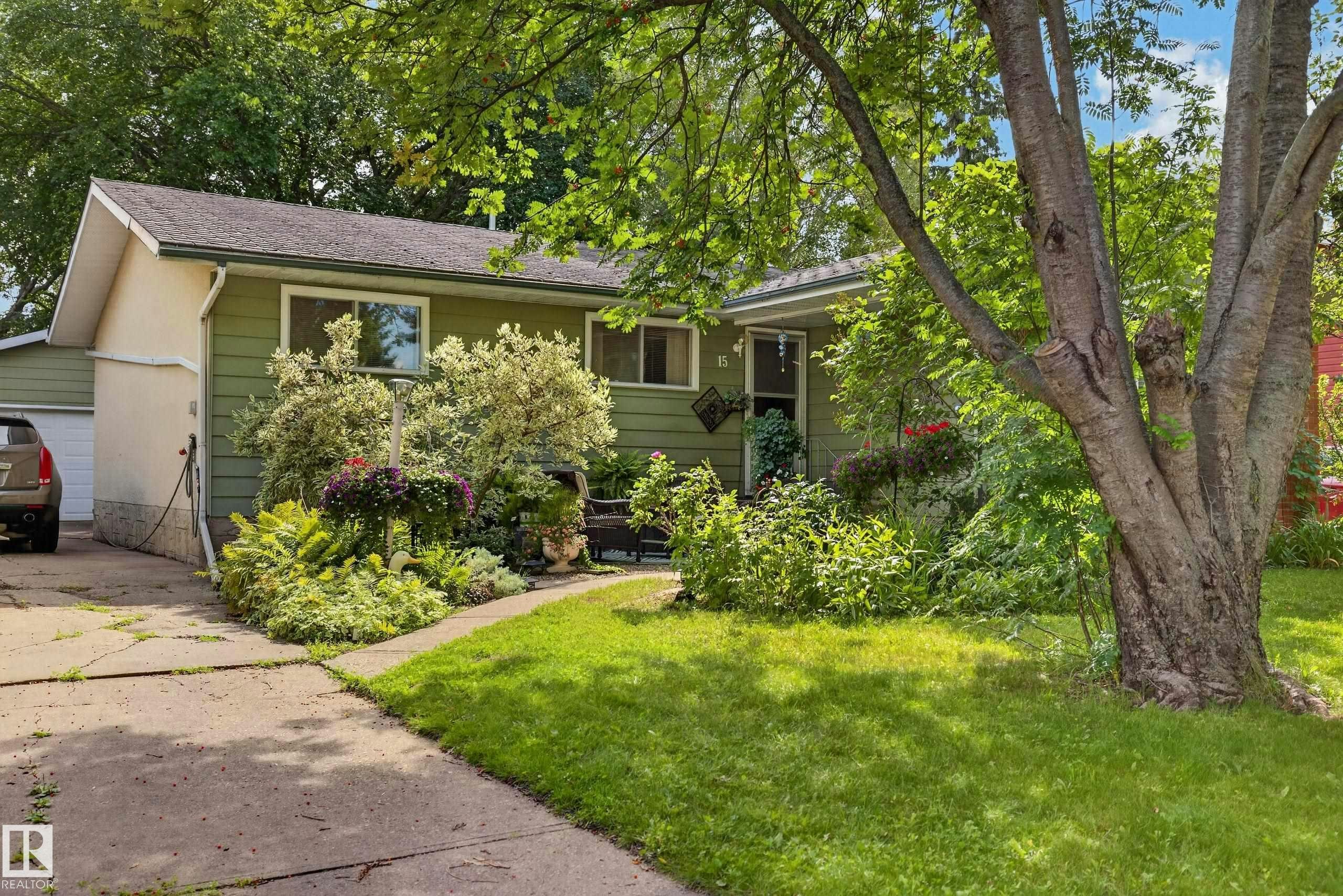 15 Linwood Crescent, St. Albert, AB, T8N 1P6
