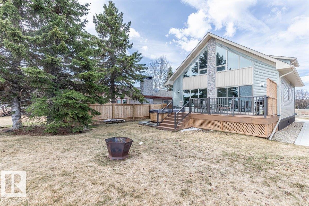 33 Lakeshore Dr, Wetaskiwin, AB, T0C 2V0