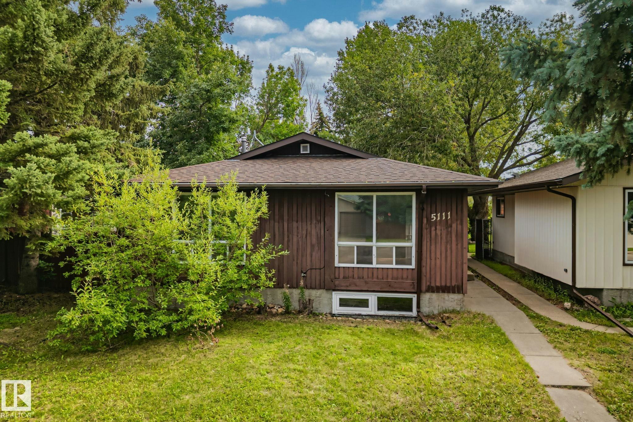 5111 40 Avenue, Edmonton, AB, T6L 1B3