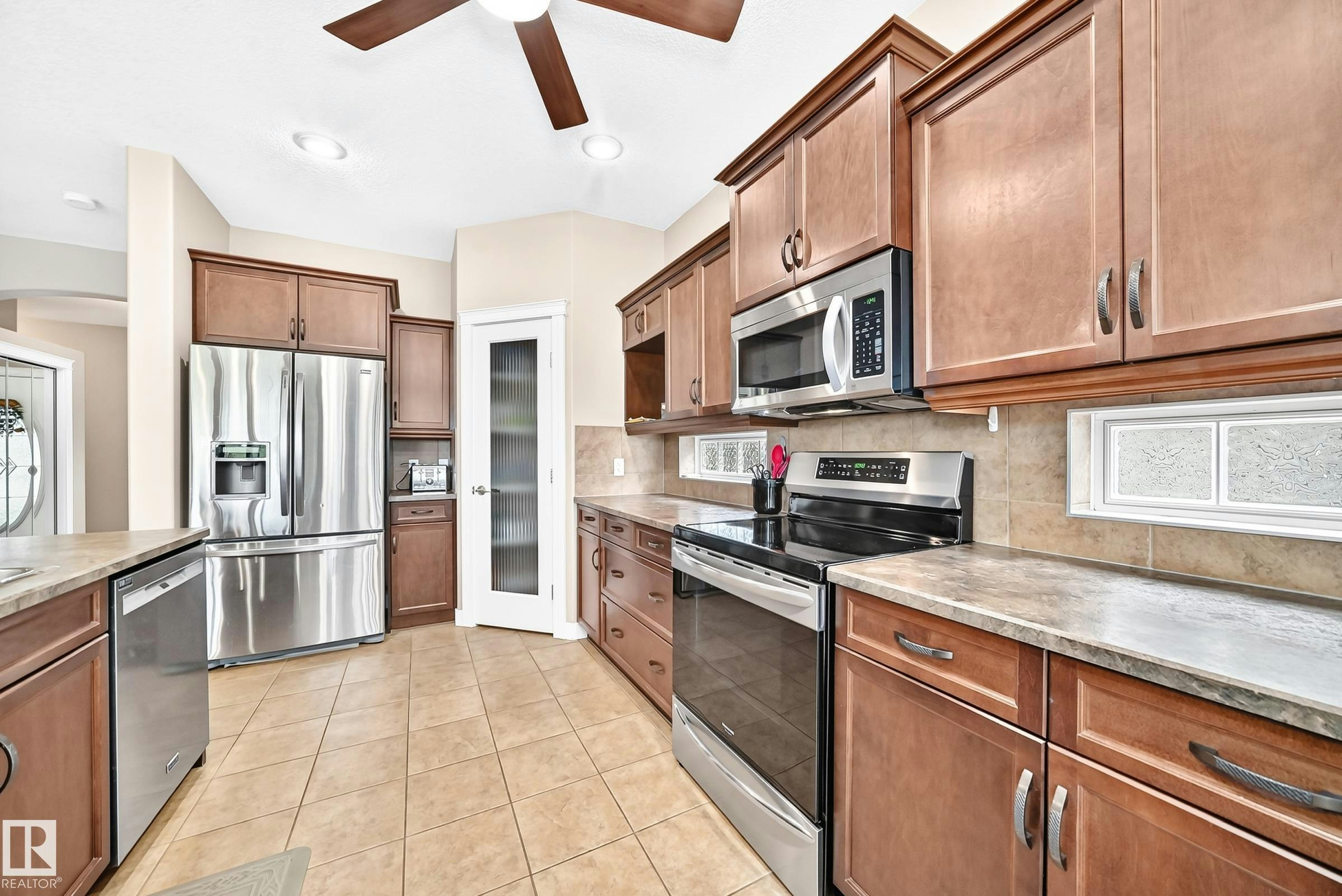 12 Fairway Point(e), Spruce Grove, AB, T7X 4B6 - 11