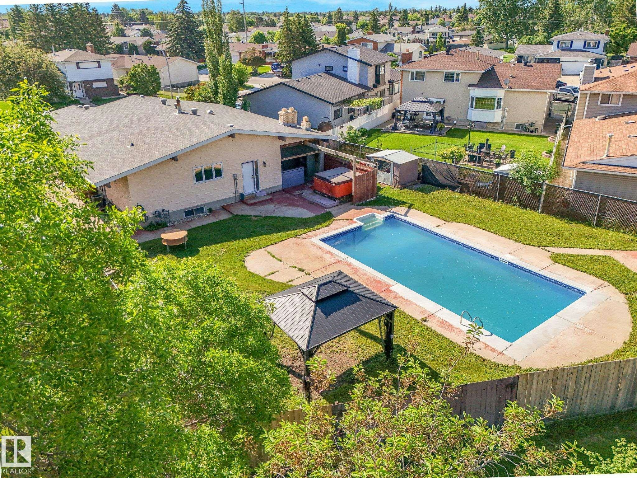 11056 166 Avenue, Edmonton, AB, T5X 1Y3