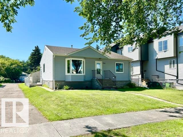 9743 65 Avenue, Edmonton, AB, T6E 0K5