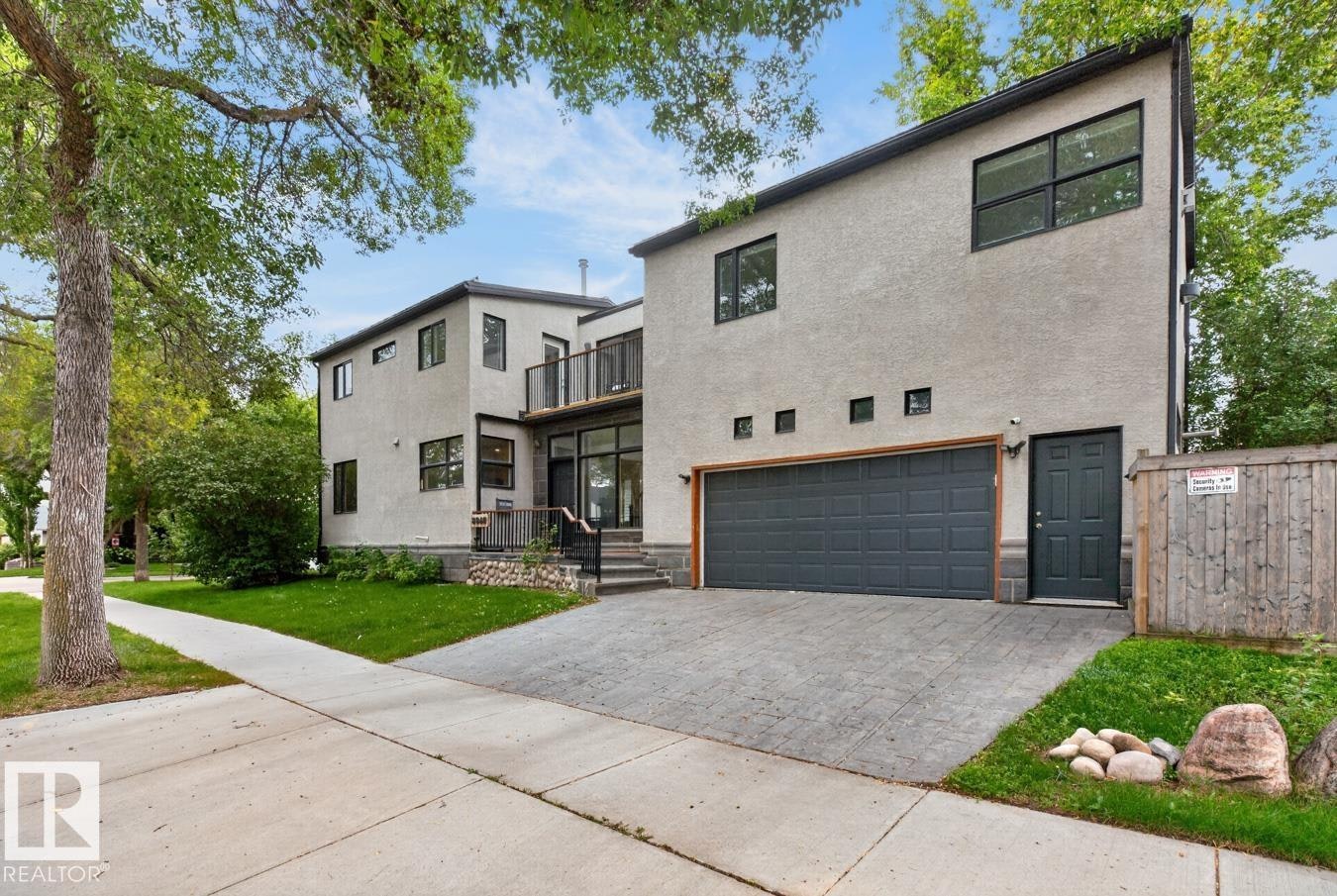 8860 93 Street, Edmonton, AB, T6C 3T1