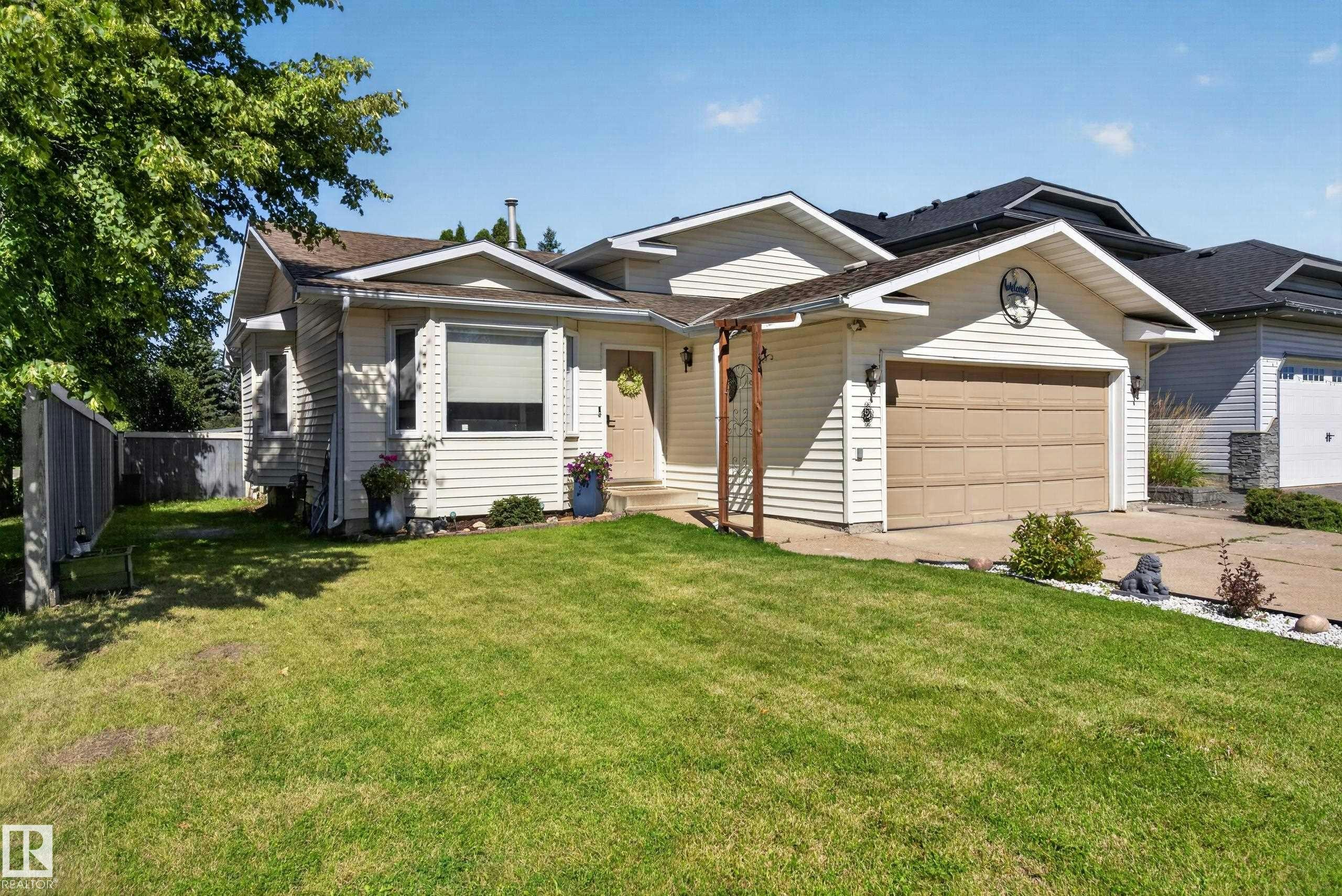 2 Woodside Crescent, Spruce Grove, AB, T7X 3E5