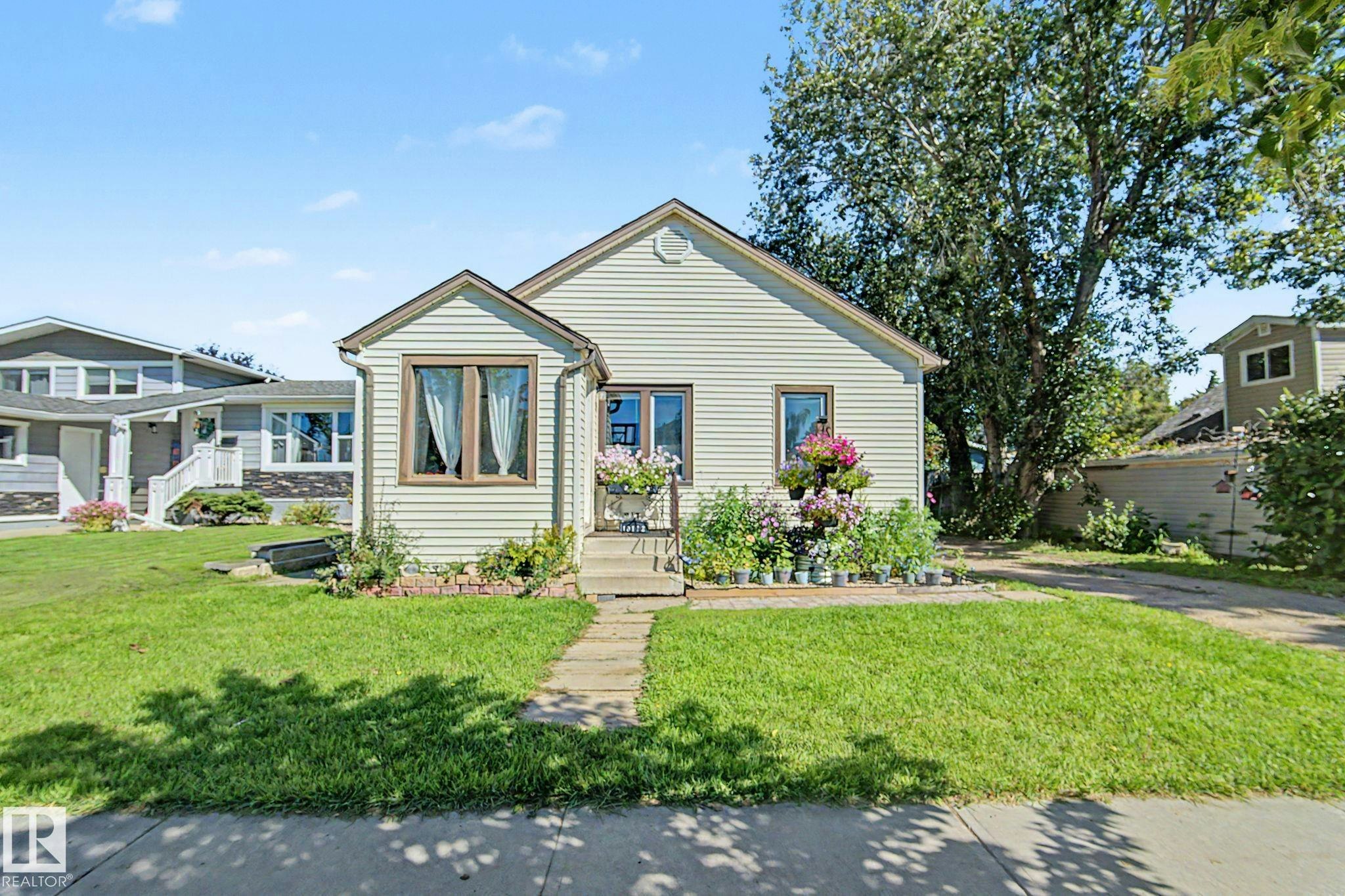 10112 102 Ave, Morinville, AB, T8R 1A7