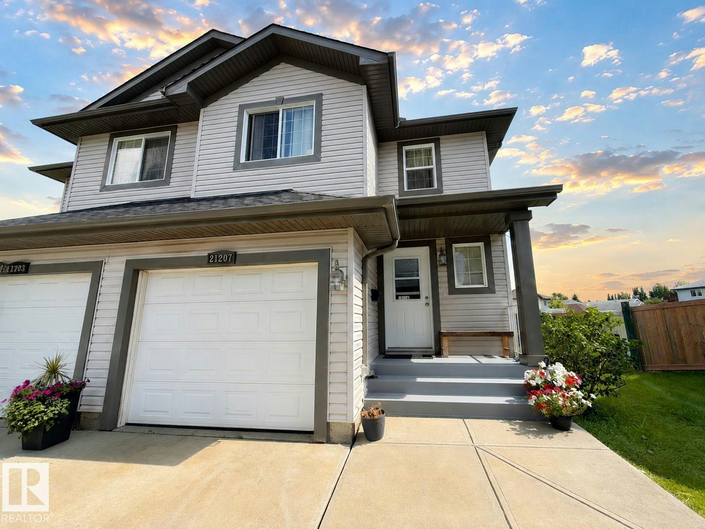 21207 90 Ave, Edmonton, AB, T5T 6Z1