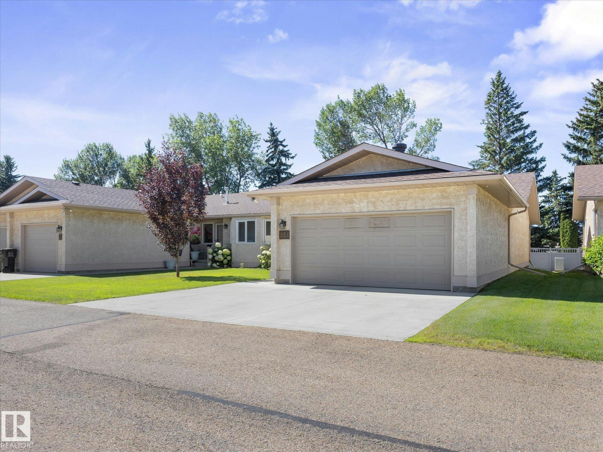 251 Knottwood Road N, Edmonton, AB, T6K 4B9